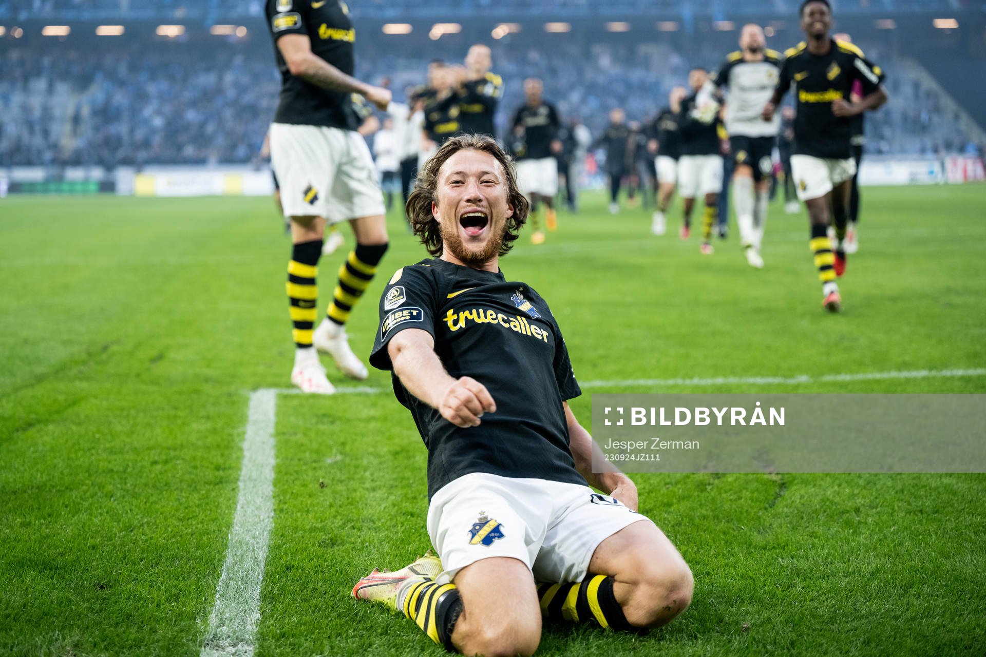 AIKs Axel Björnström jublar