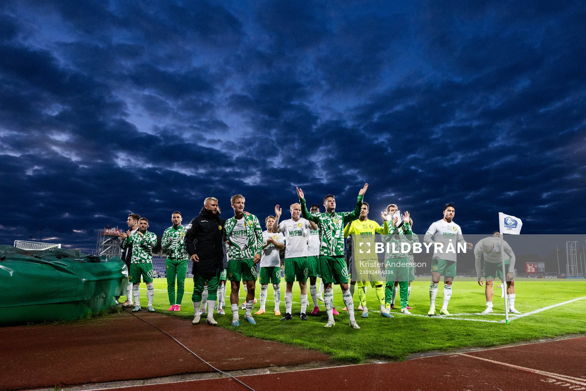 Hammarbys spelare jublar
