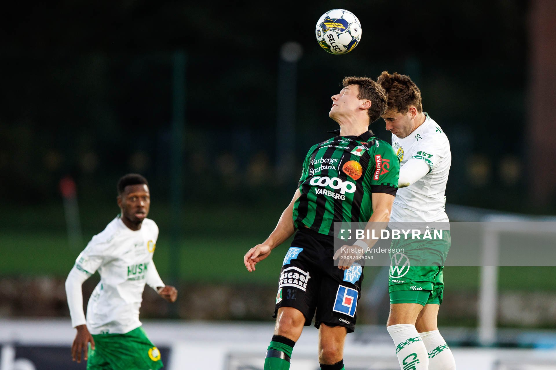 Varbergs Mads Borchers och Hammarbys Marc Llinares Barragan