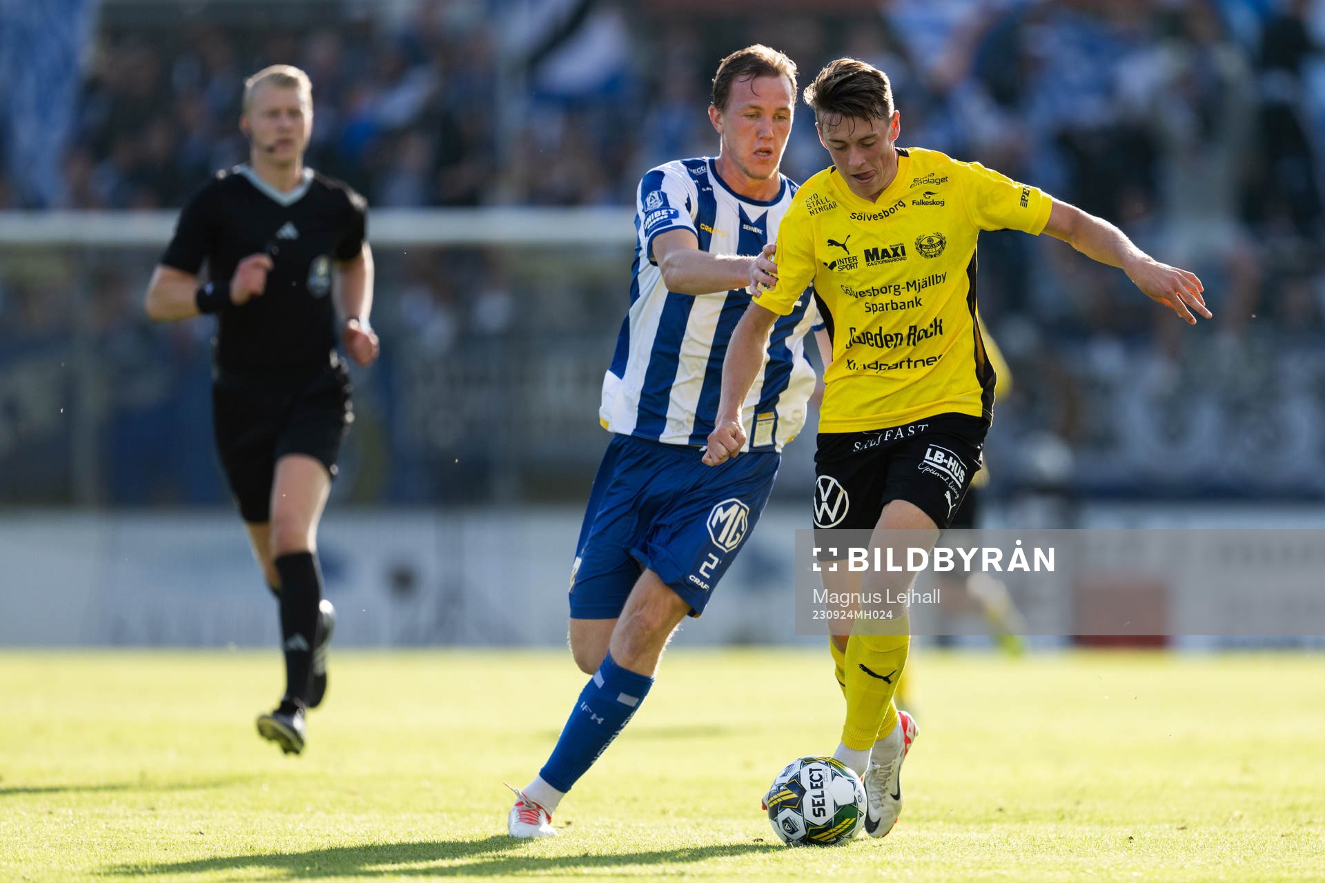 Mjällbys Leo Walta och IFK Göteborgs Adam Carlén