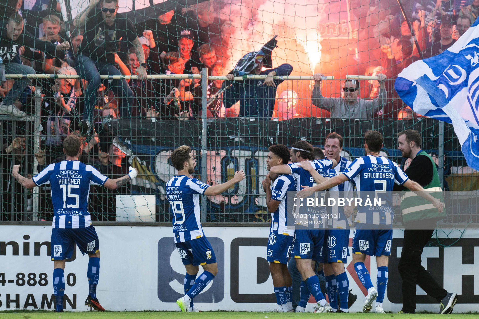 IFK Göteborgs Thomas Santos jublar med lagkamrater
