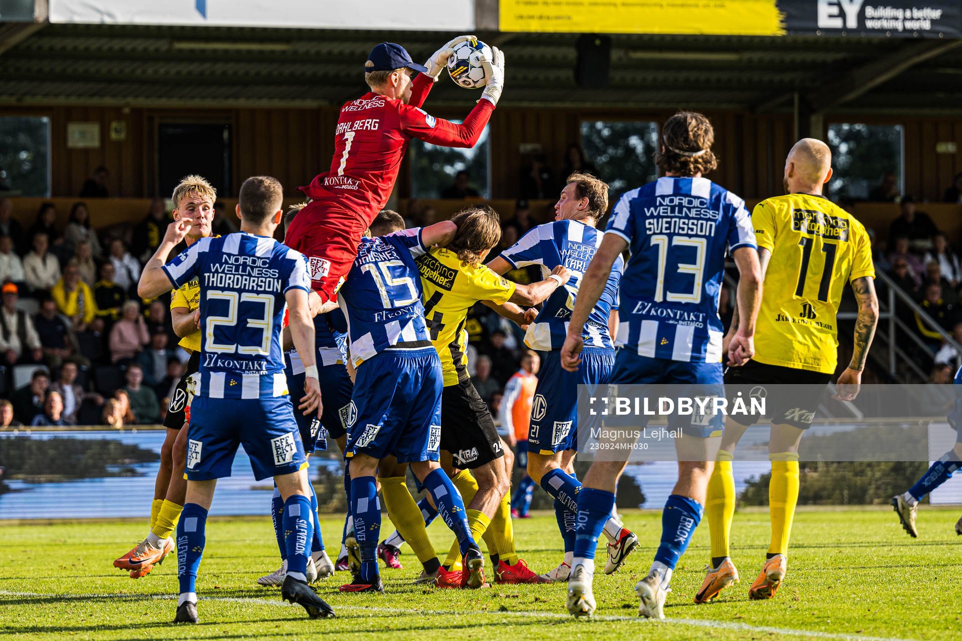 IFK Göteborgs målvakt Pontus Dahlberg räddar