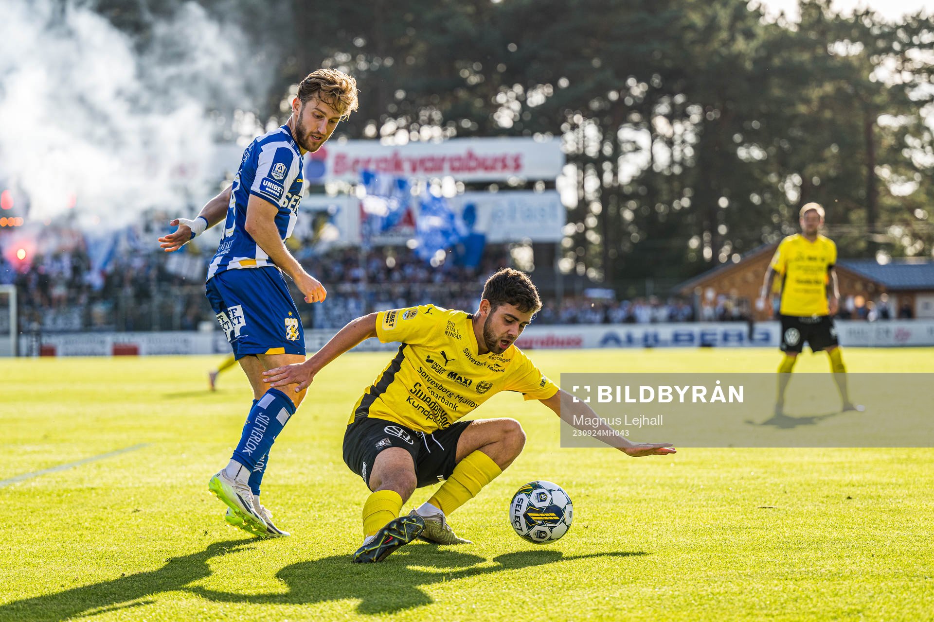 Mjällbys Gudmundur Baldvin Nökkvason och IFK Göteborgs