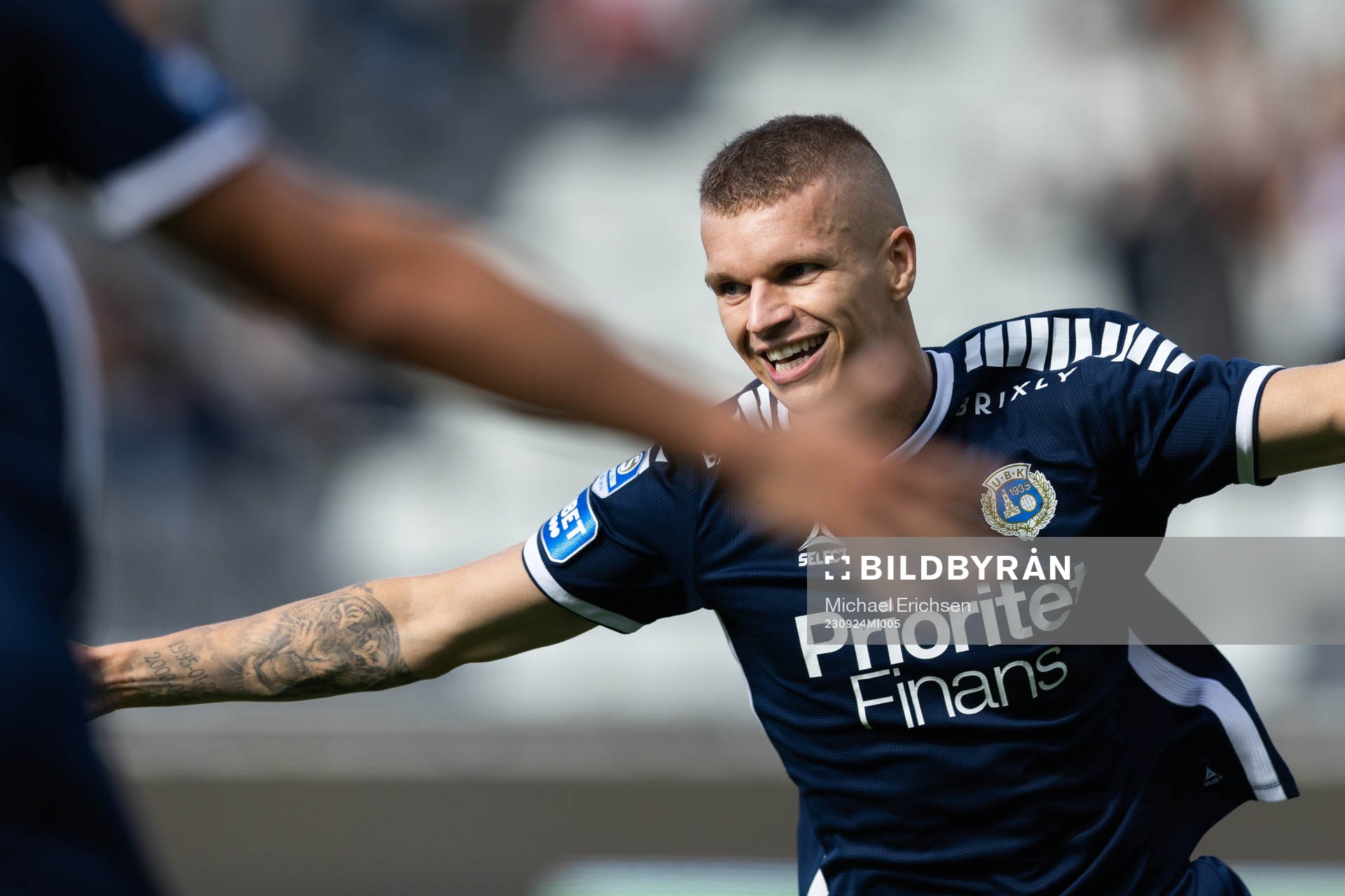 Utsiktens Lucas Hedlund jublar
