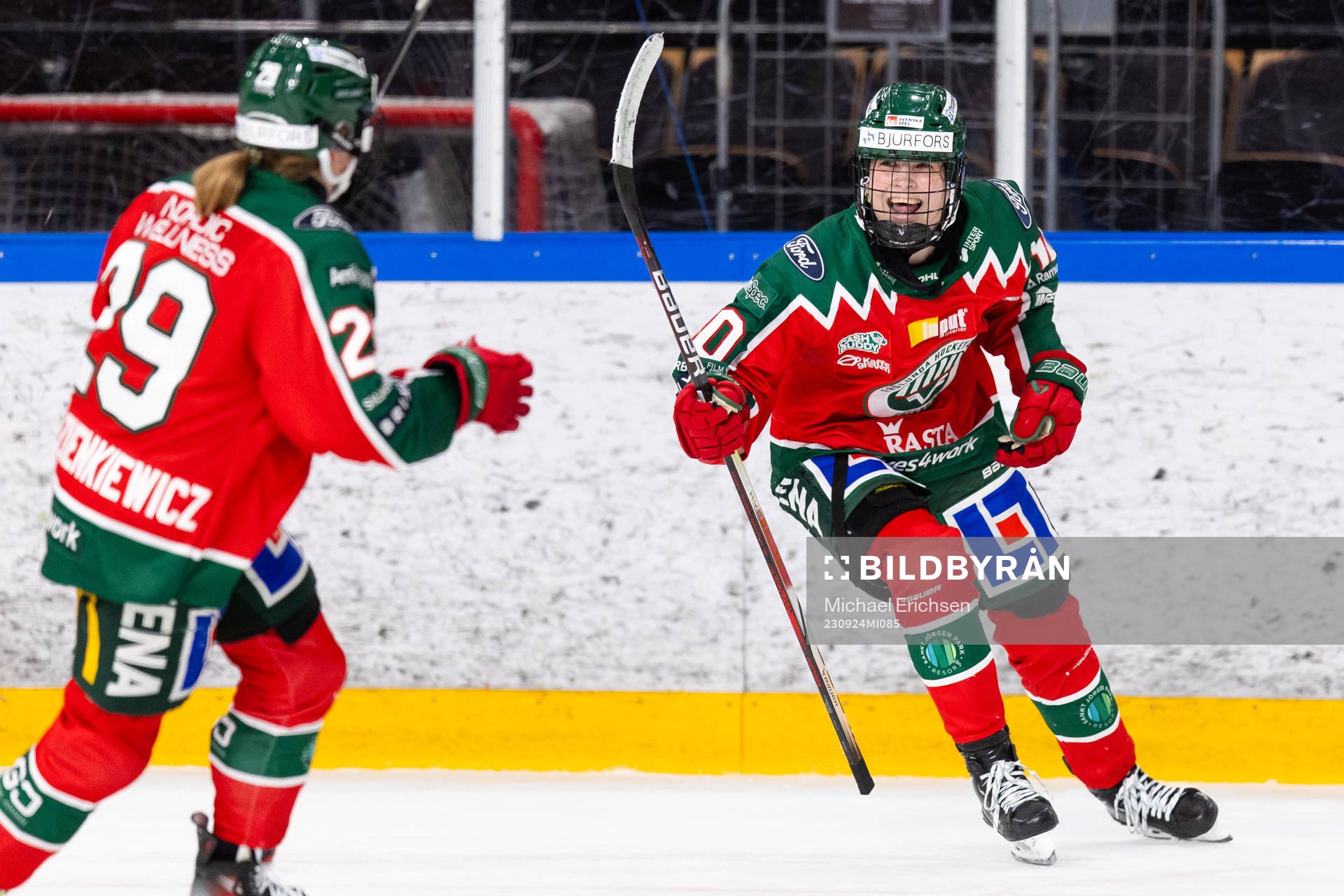 Frölundas Emilia Vesa jublar