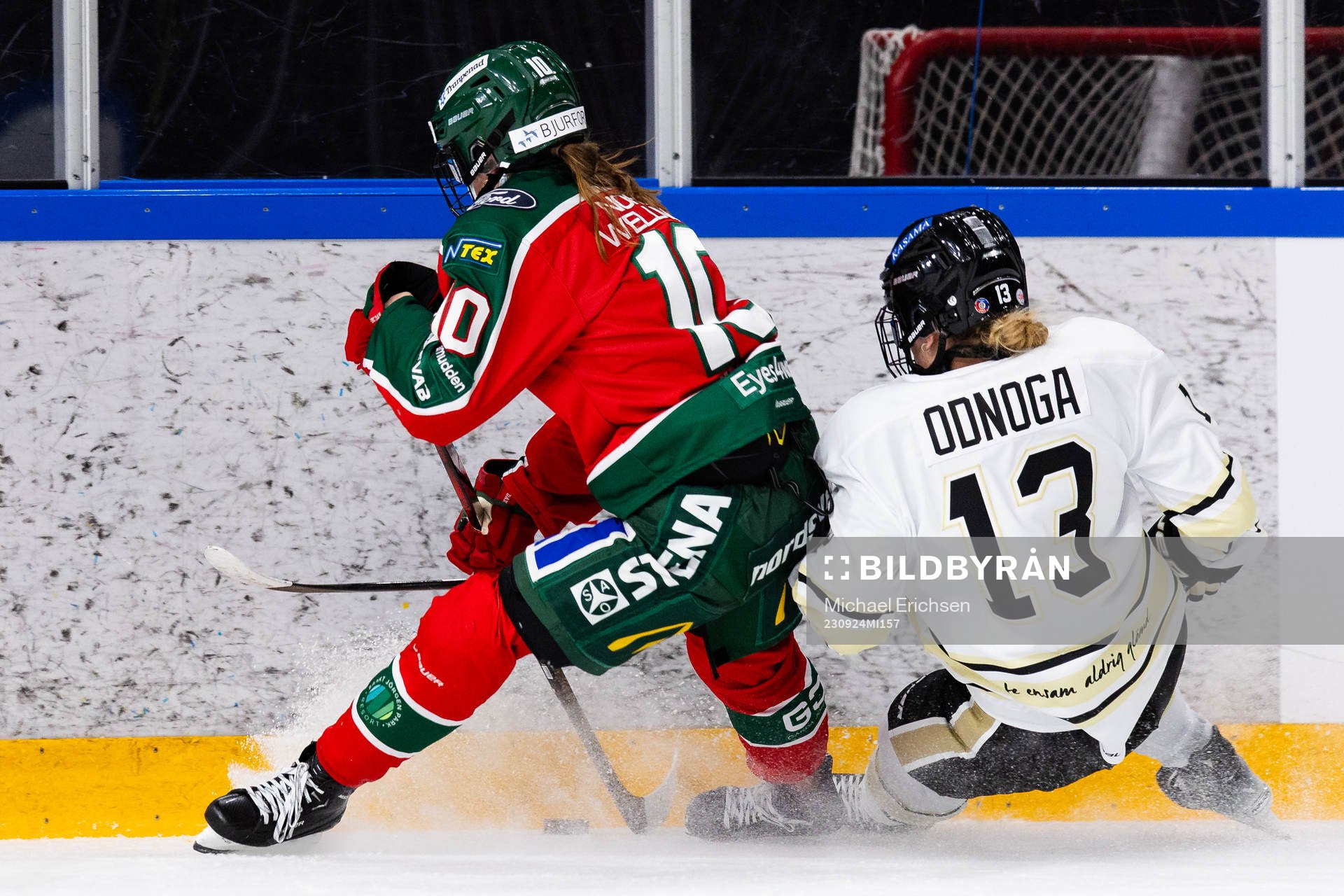 Frölundas Emilia Vesa och SDEs Lotti Odnoga