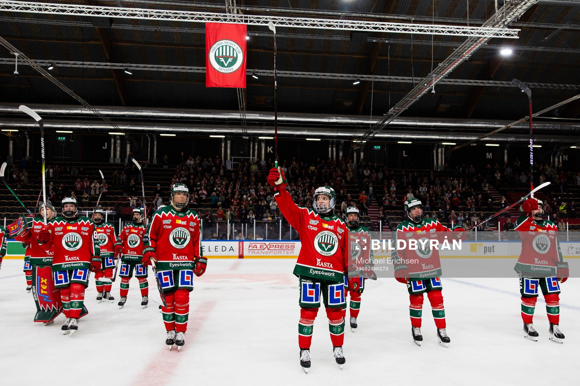 Frölundas spelare jublar