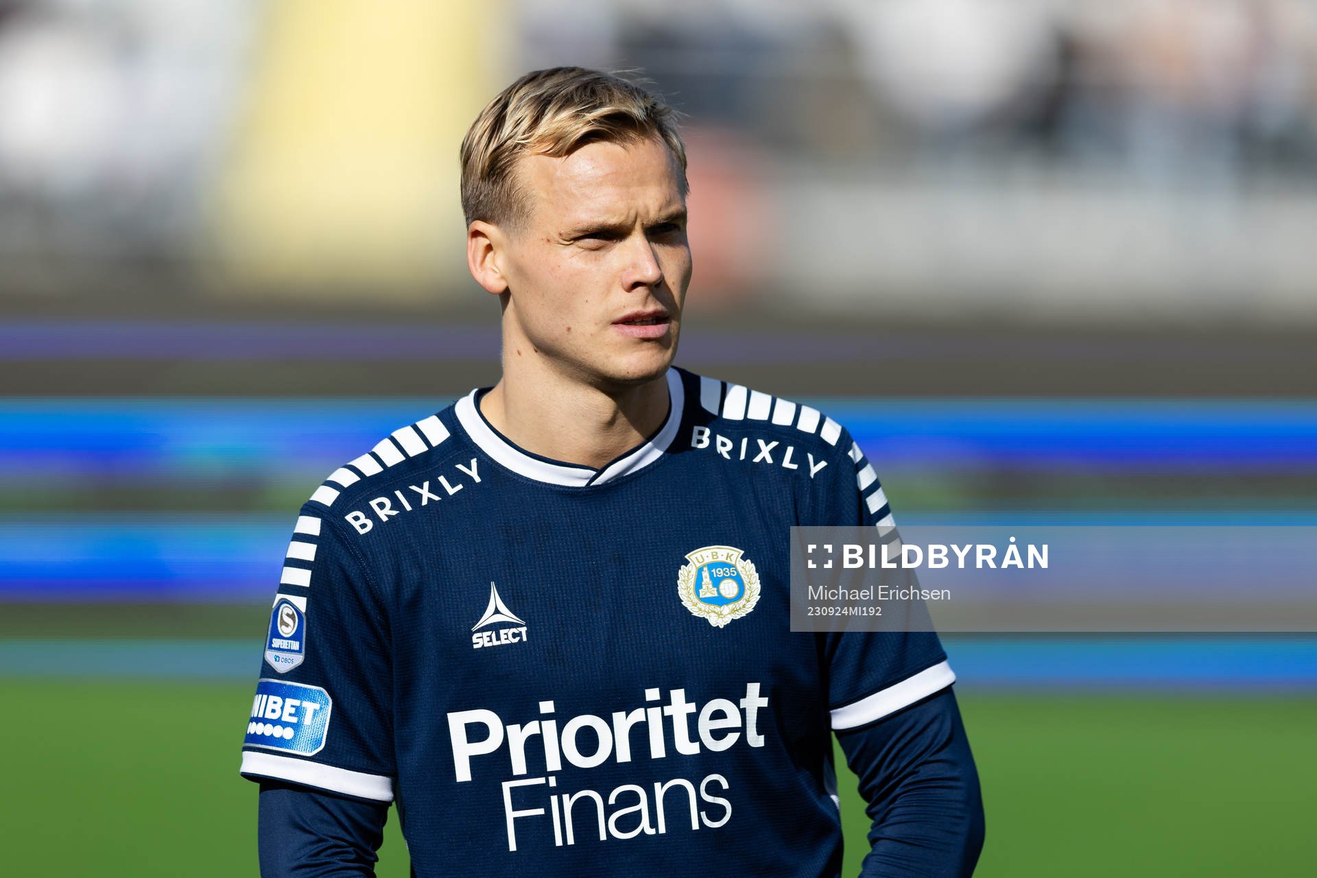 Utsiktens Jesper Brandt på line up innan fotbollsmatchen i
