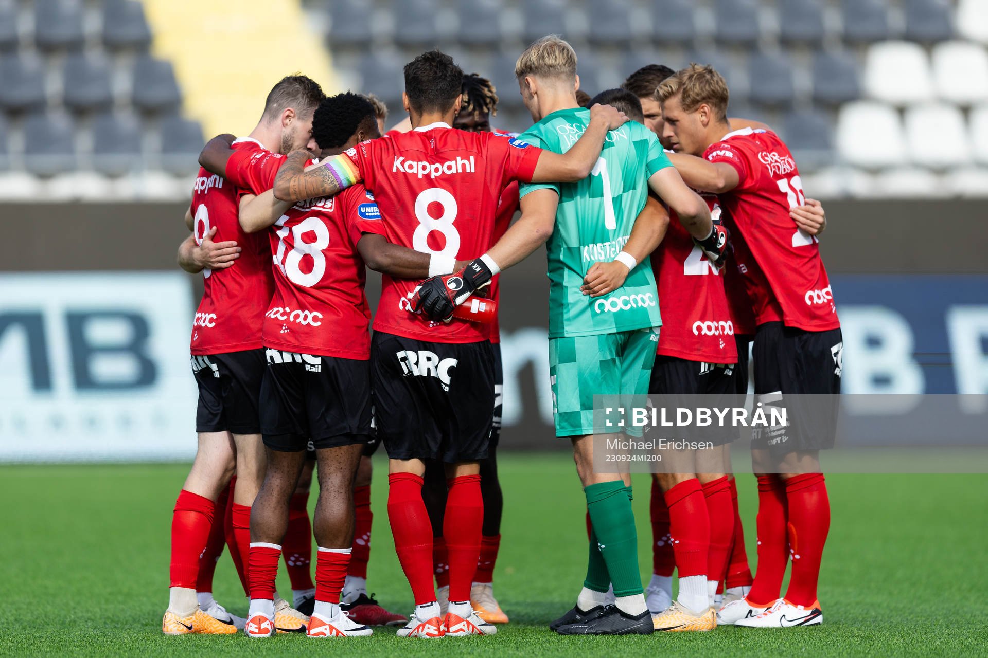 Trelleborgs spelare samlade innan fotbollsmatchen i