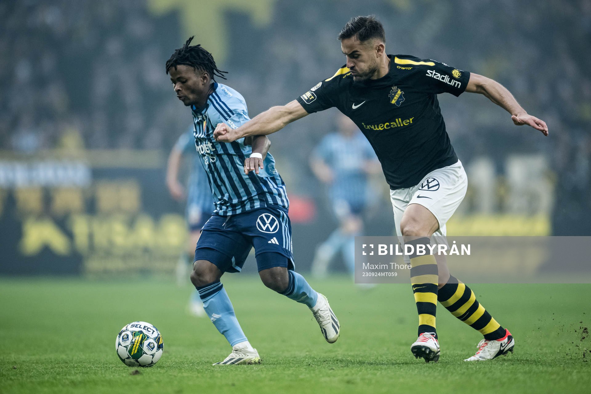 Djurgårdens Felix Vá och AIKs Sotirios Papagiannopoulos