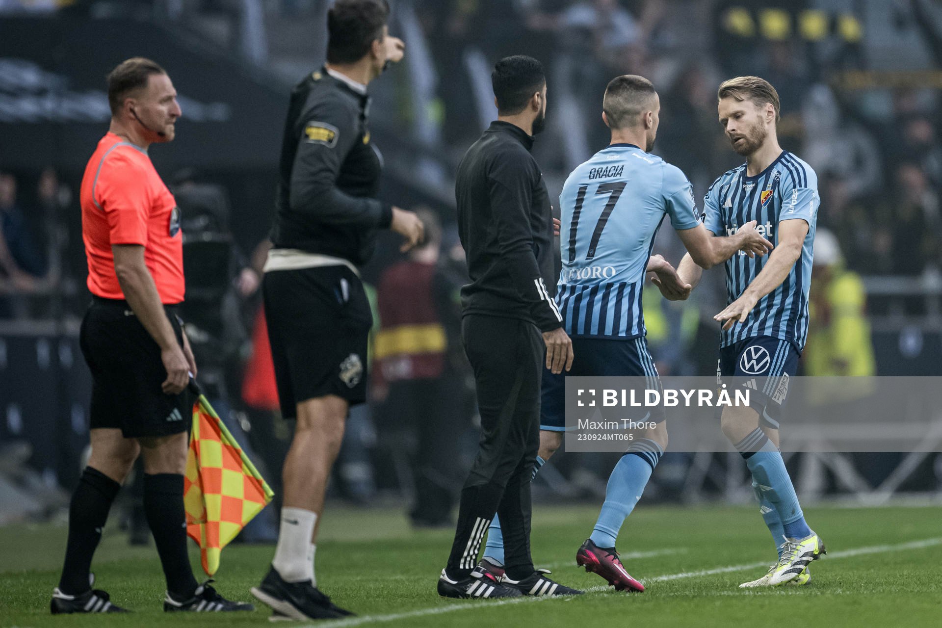 Djurgårdens Carlos Moros Gracia byter med Jacob Une Larsson