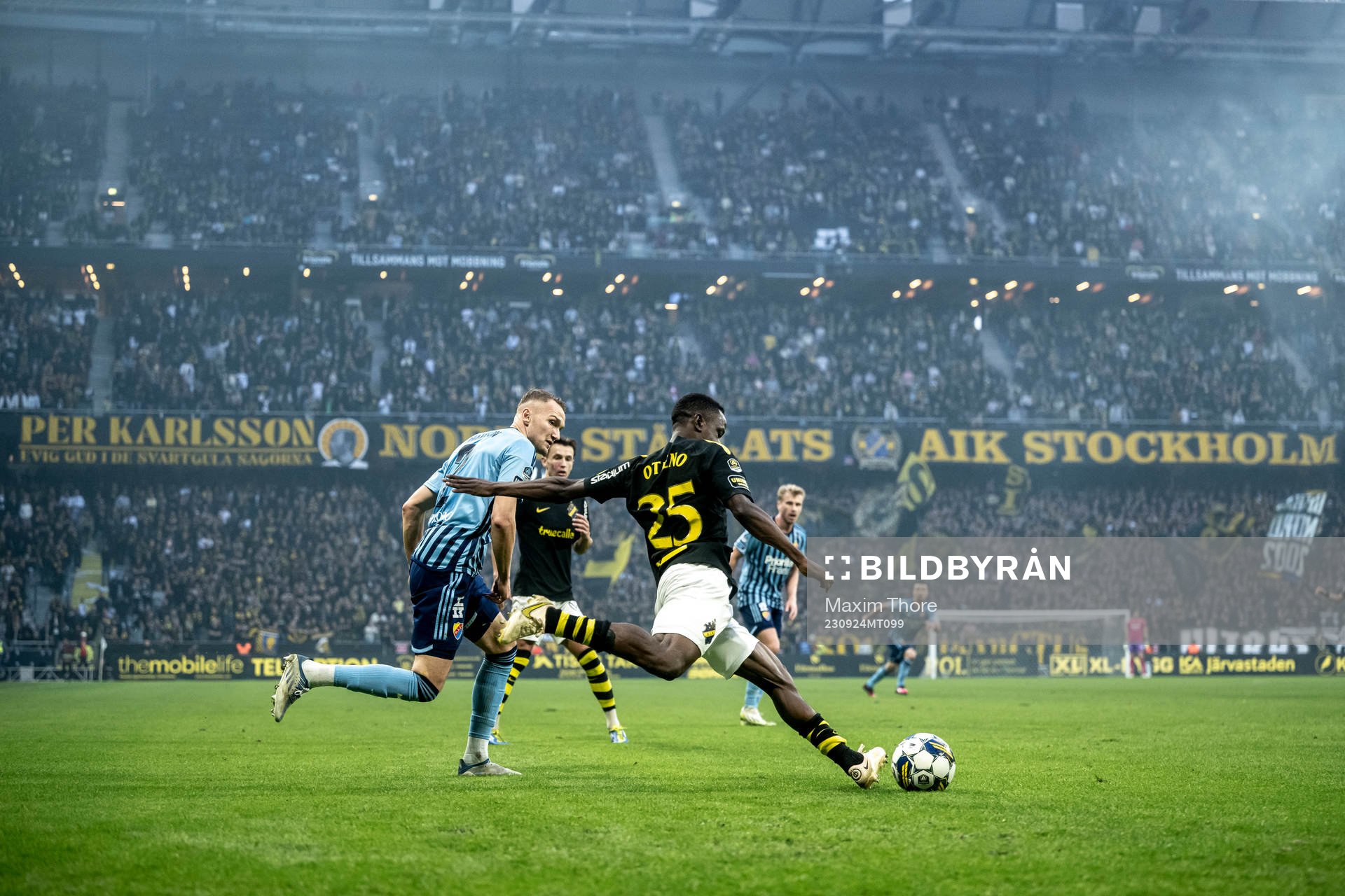 Djurgårdens Piotr Johansson och AIKs Erick Otieno