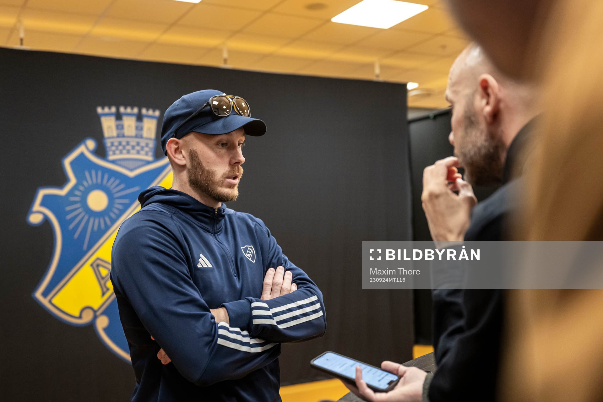 Djurgårdens Magnus Eriksson i mixade zonen