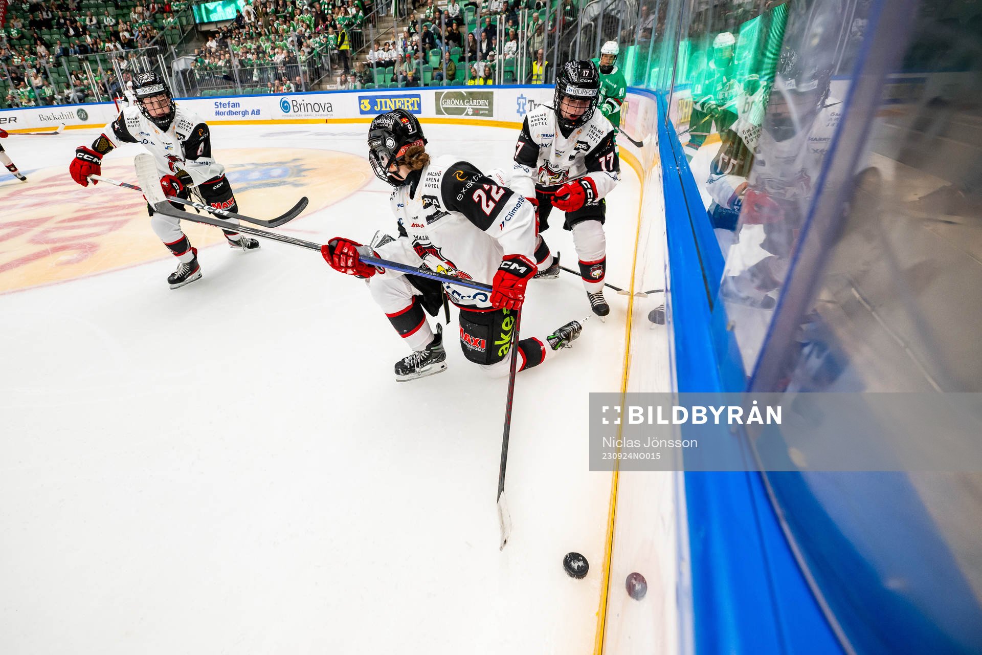 Malmö Redhawks Tyra Jönsson  och Agnes Waidringer