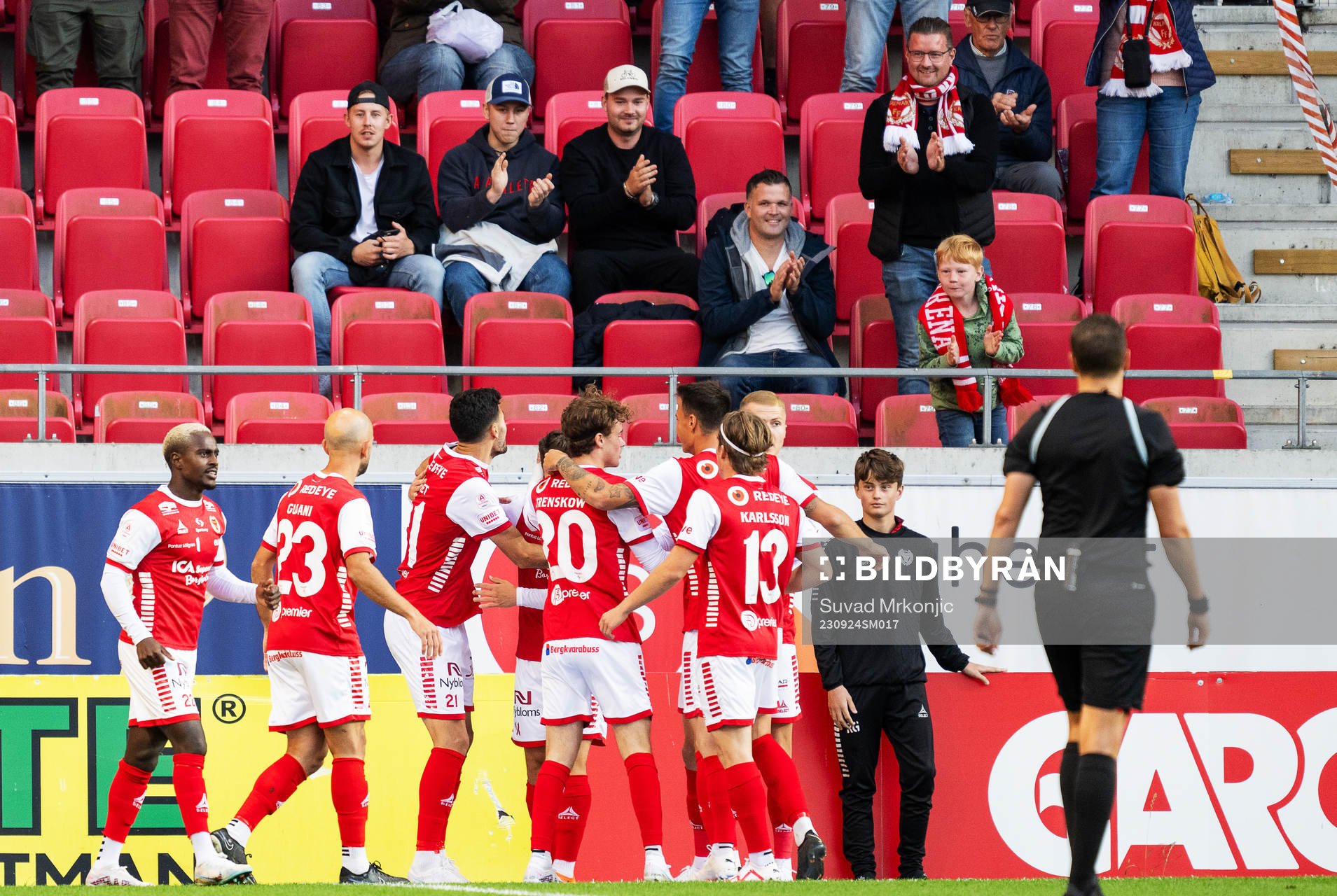 Kalmars Deniz Hummet jublar med lagkamrater