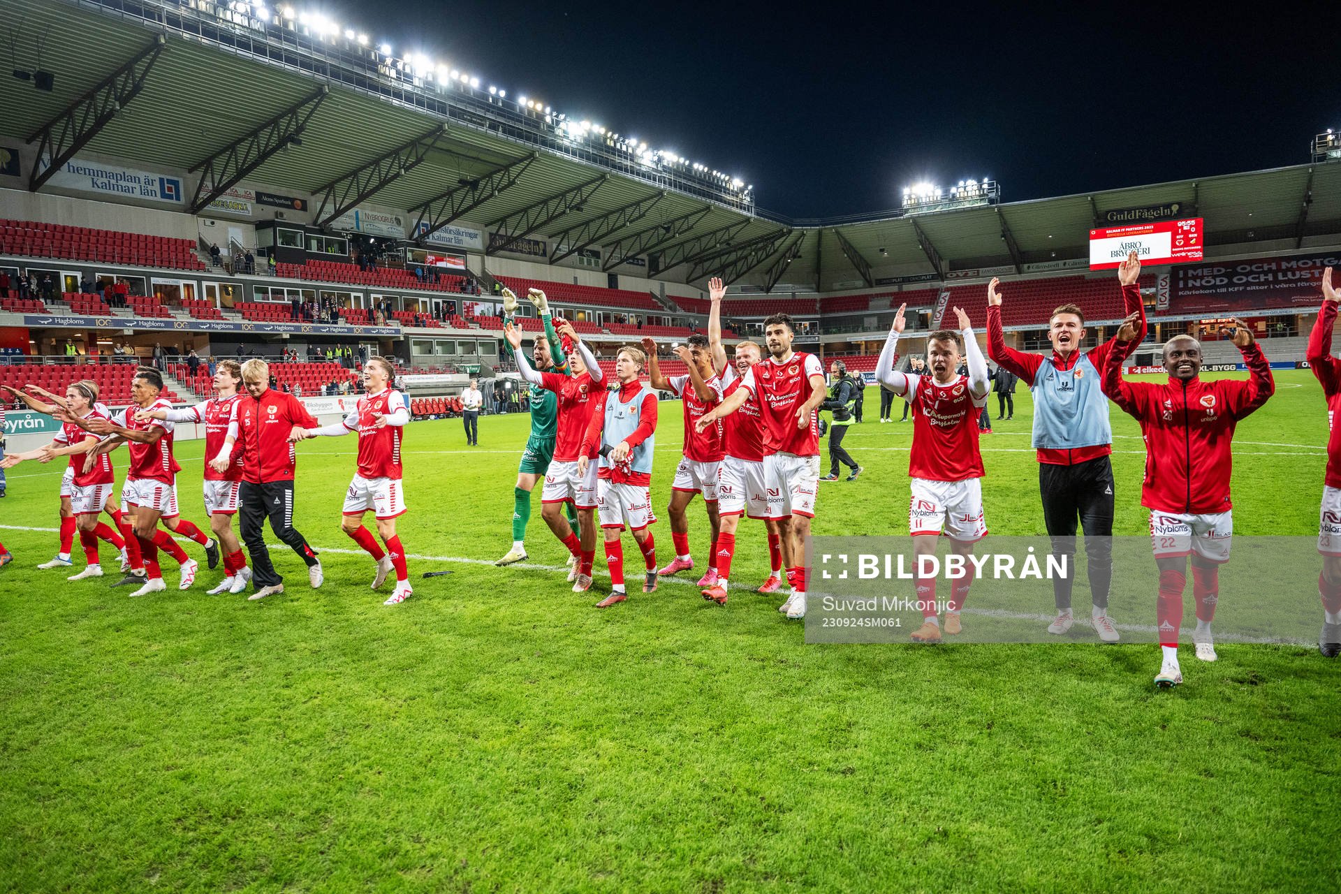 Kalmars spelare jublar