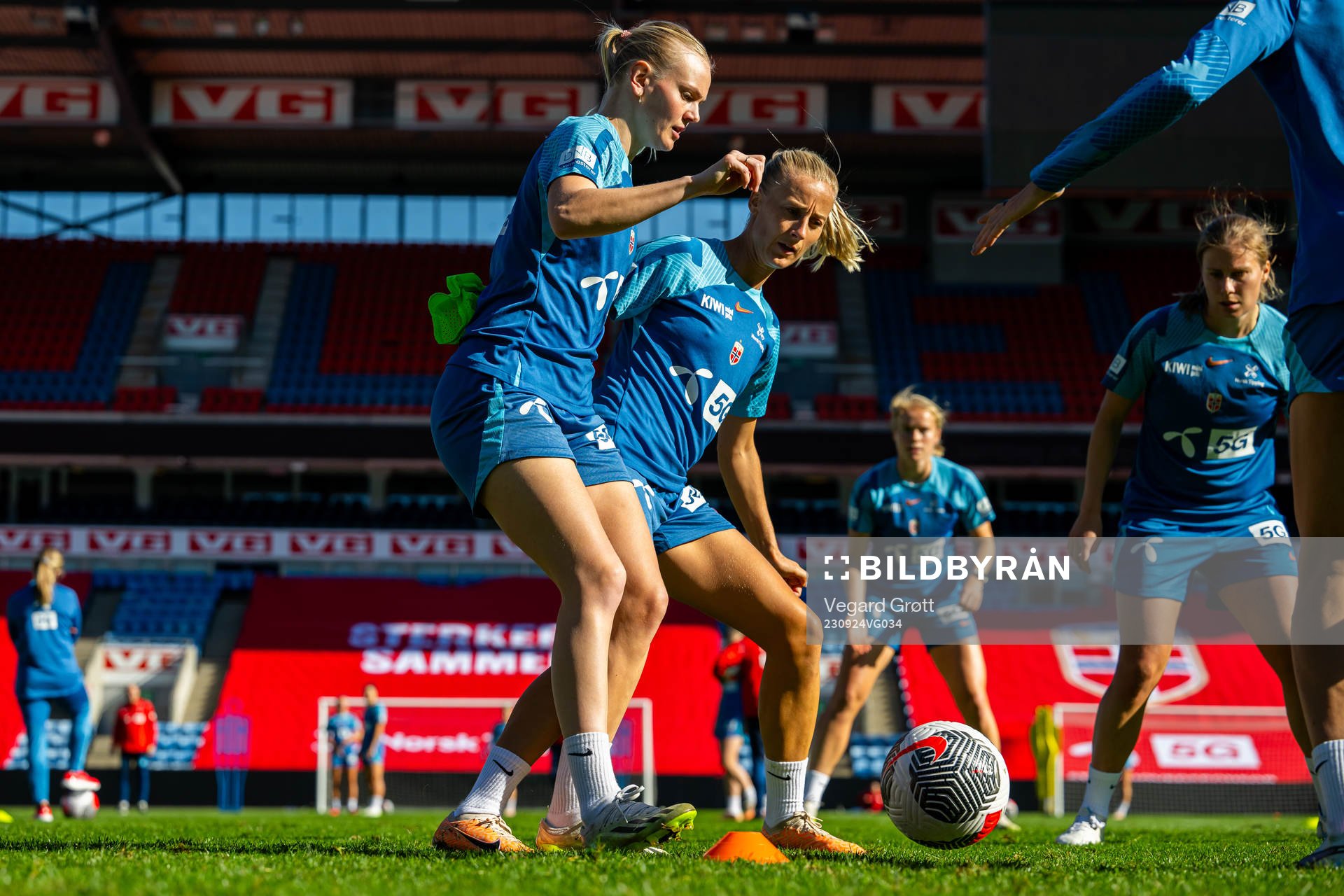 Karina Sævik and Anja Sønstevold of the Norwegian women's