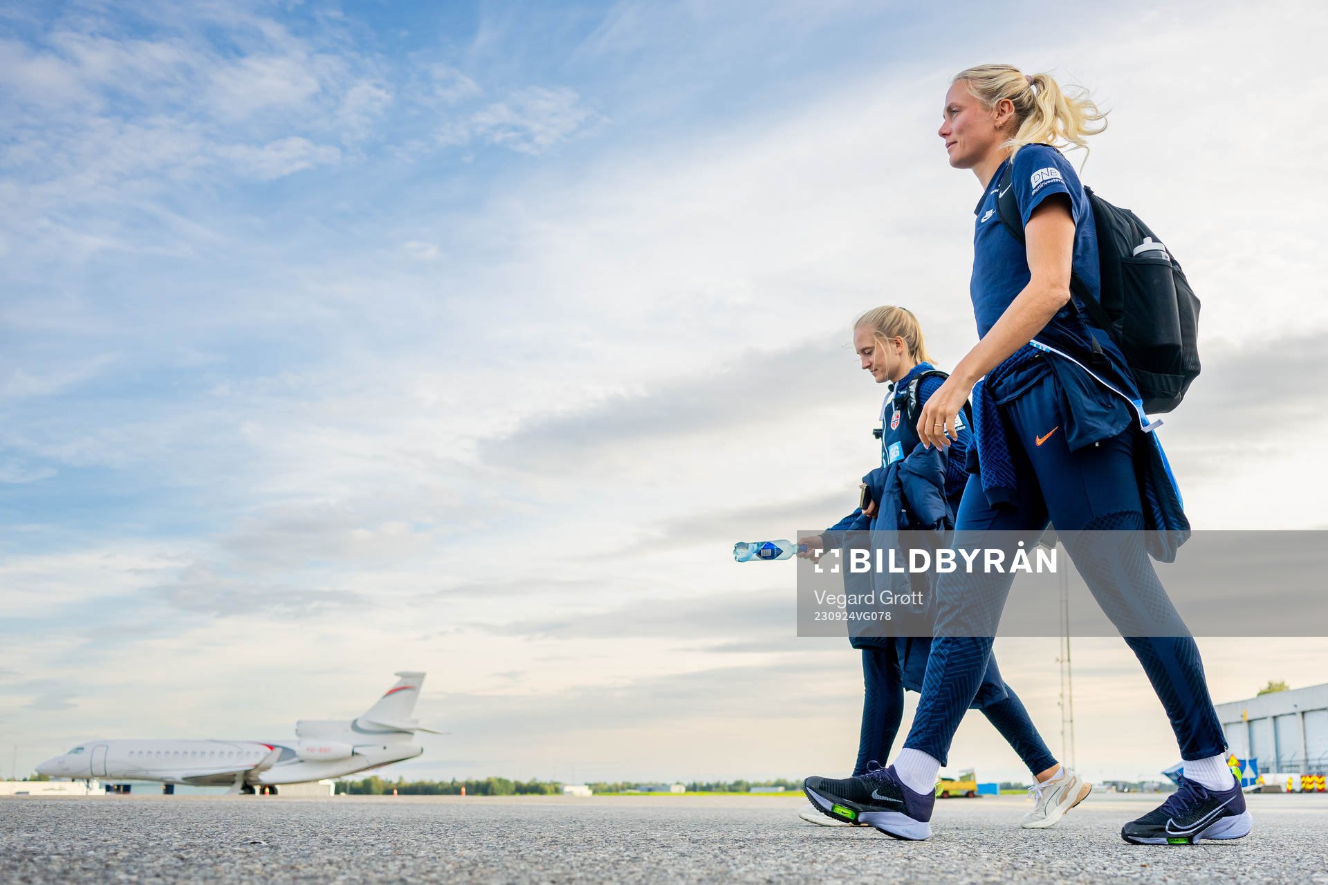 Amalie Eikeland and Guro Bergsvand of the Norwegian women's