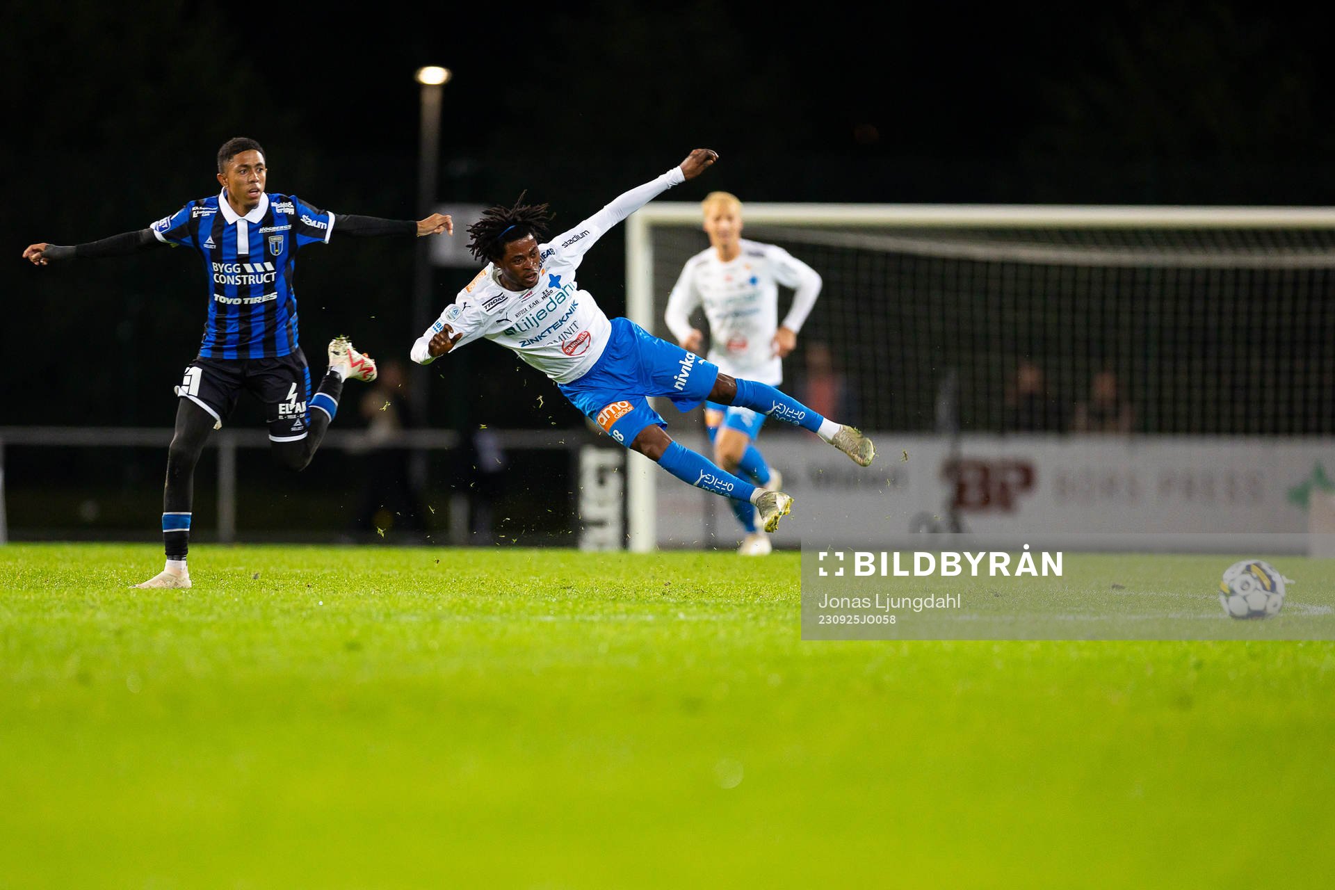 Sirius Tashreeq Matthews och Värnamos Frank Junior Agyei