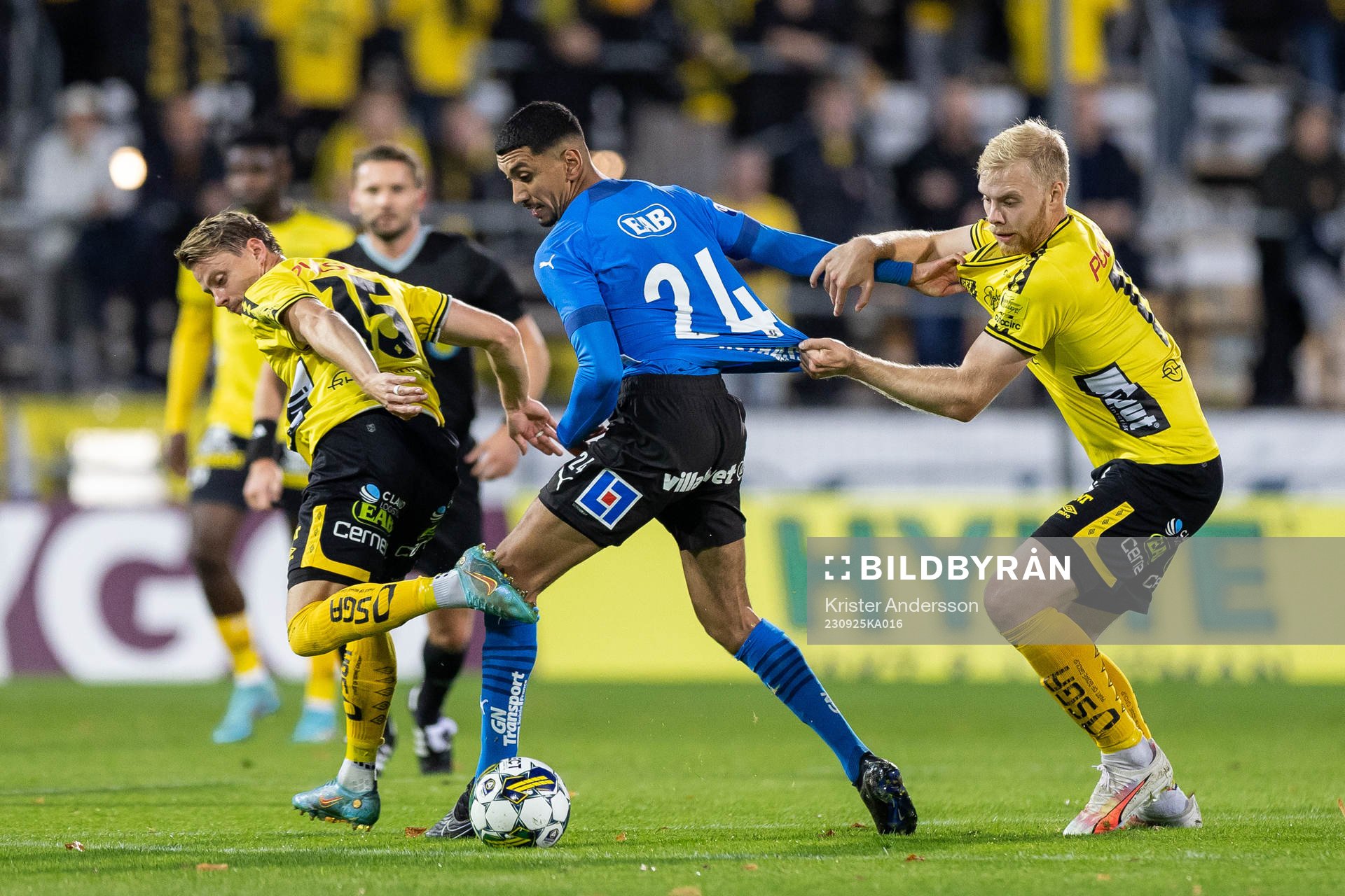 Elfsborgs Simon Hedlund och Sveinn Guðjohnsen mot