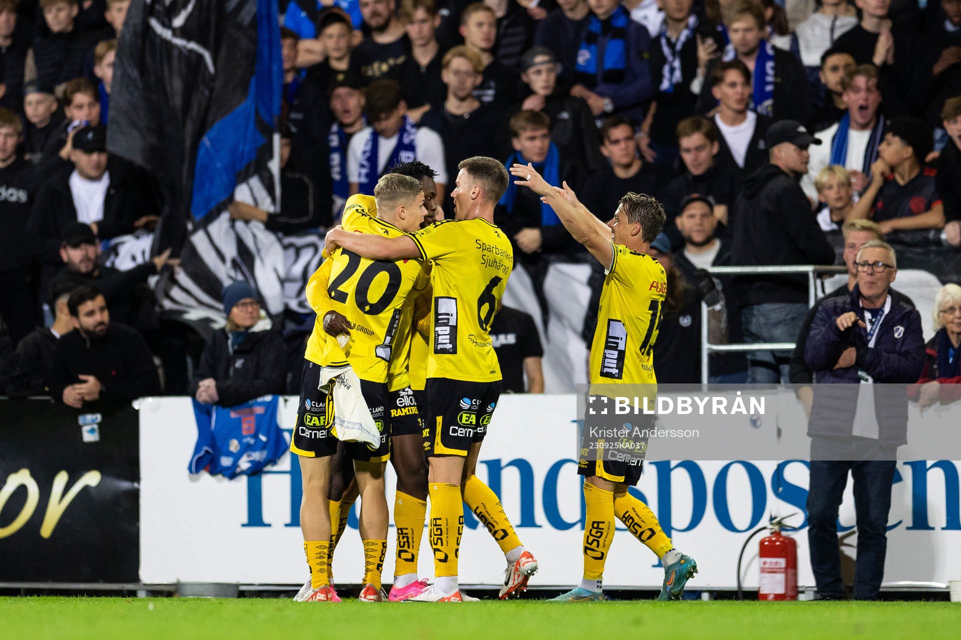 Elfsborgs Jalal Abdullai jublar med lagkamrater