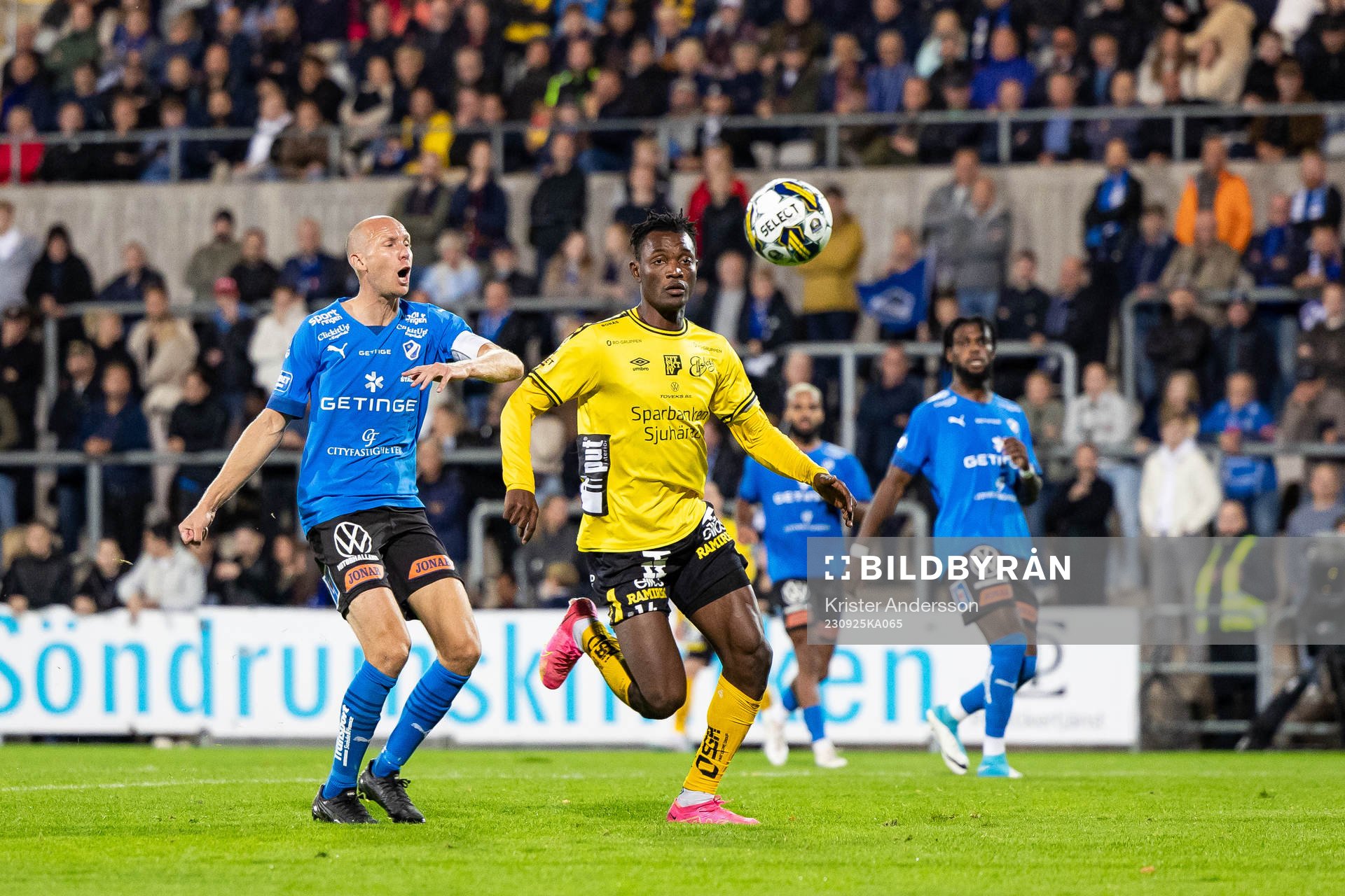 Halmstads Andreas Johansson och Elfsborgs Jalal Abdullai