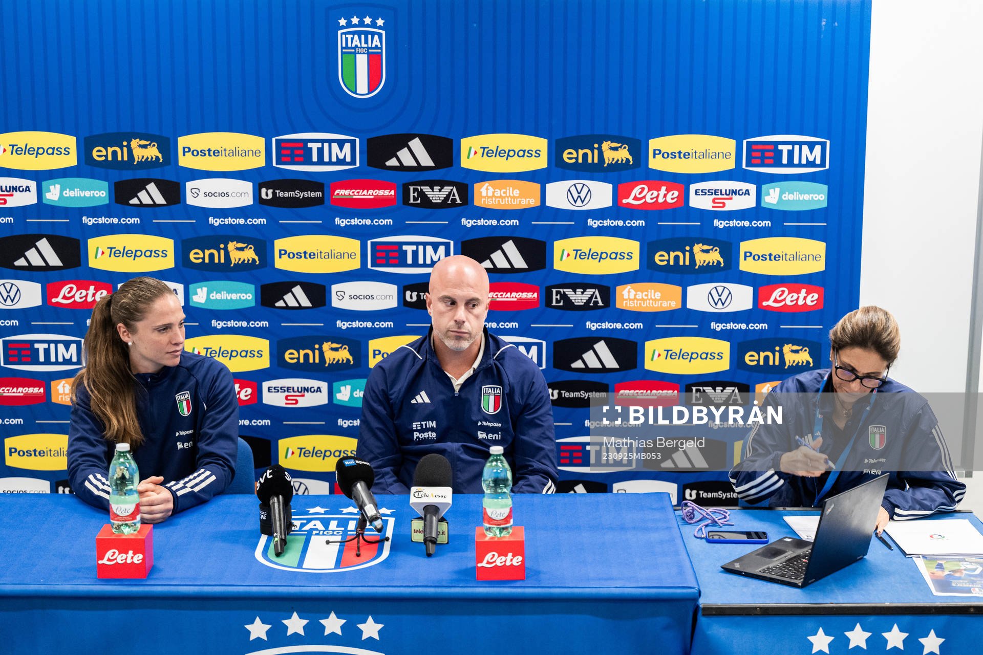 Goalkeeper Laura Giuliani and head coach Andrea Soncin of