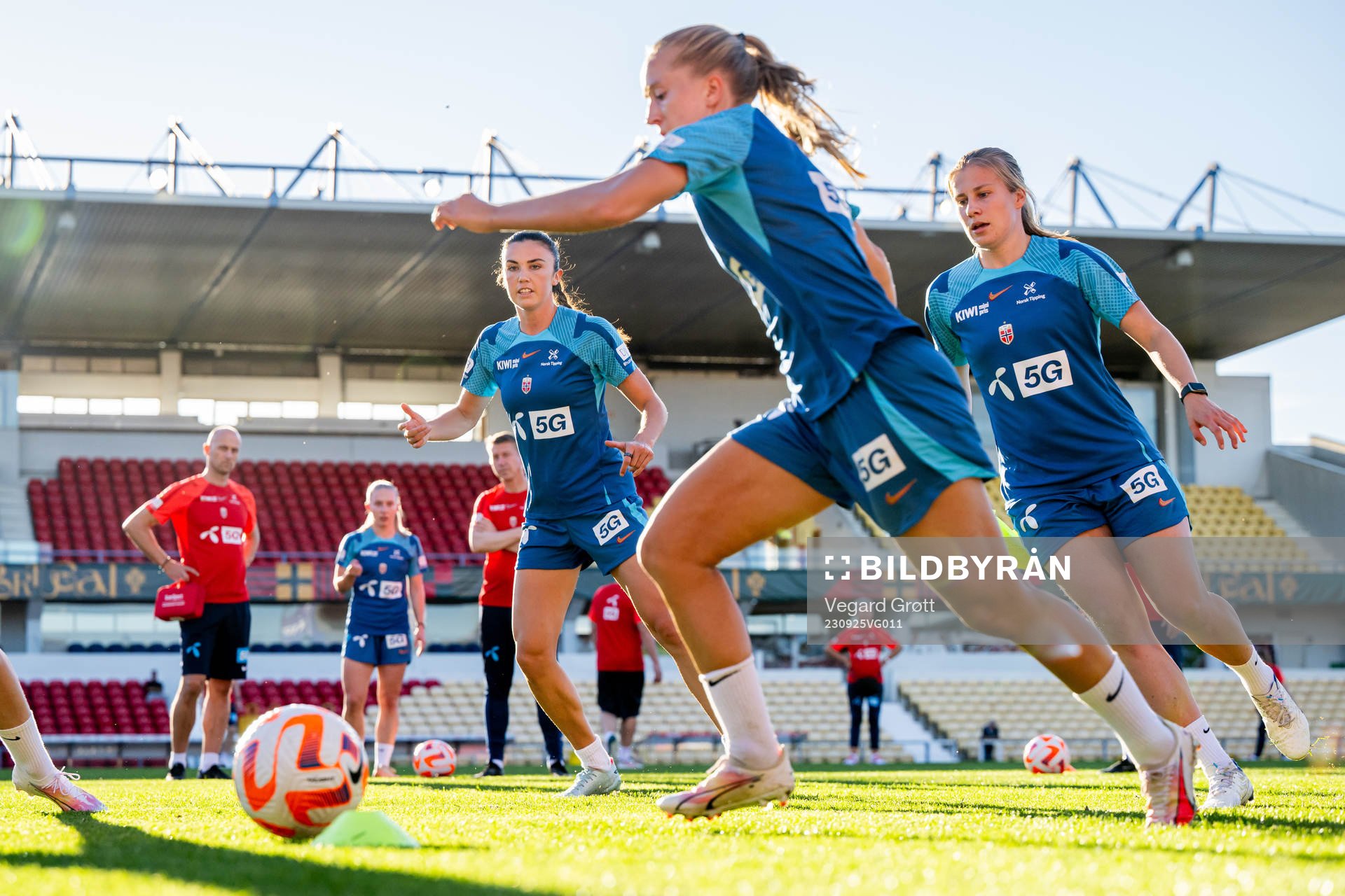 Ingrid Syrstad Engen and Cesilie Andreassen of the