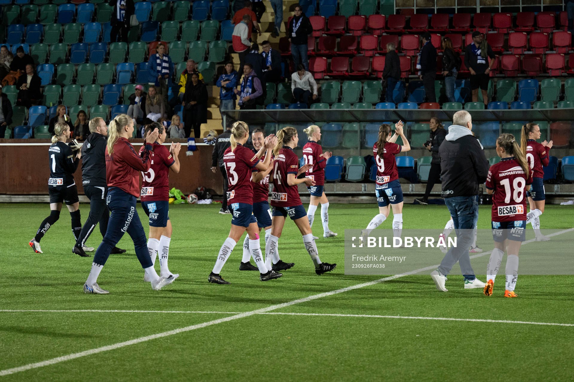 Örgrytes spelare tackar publiken