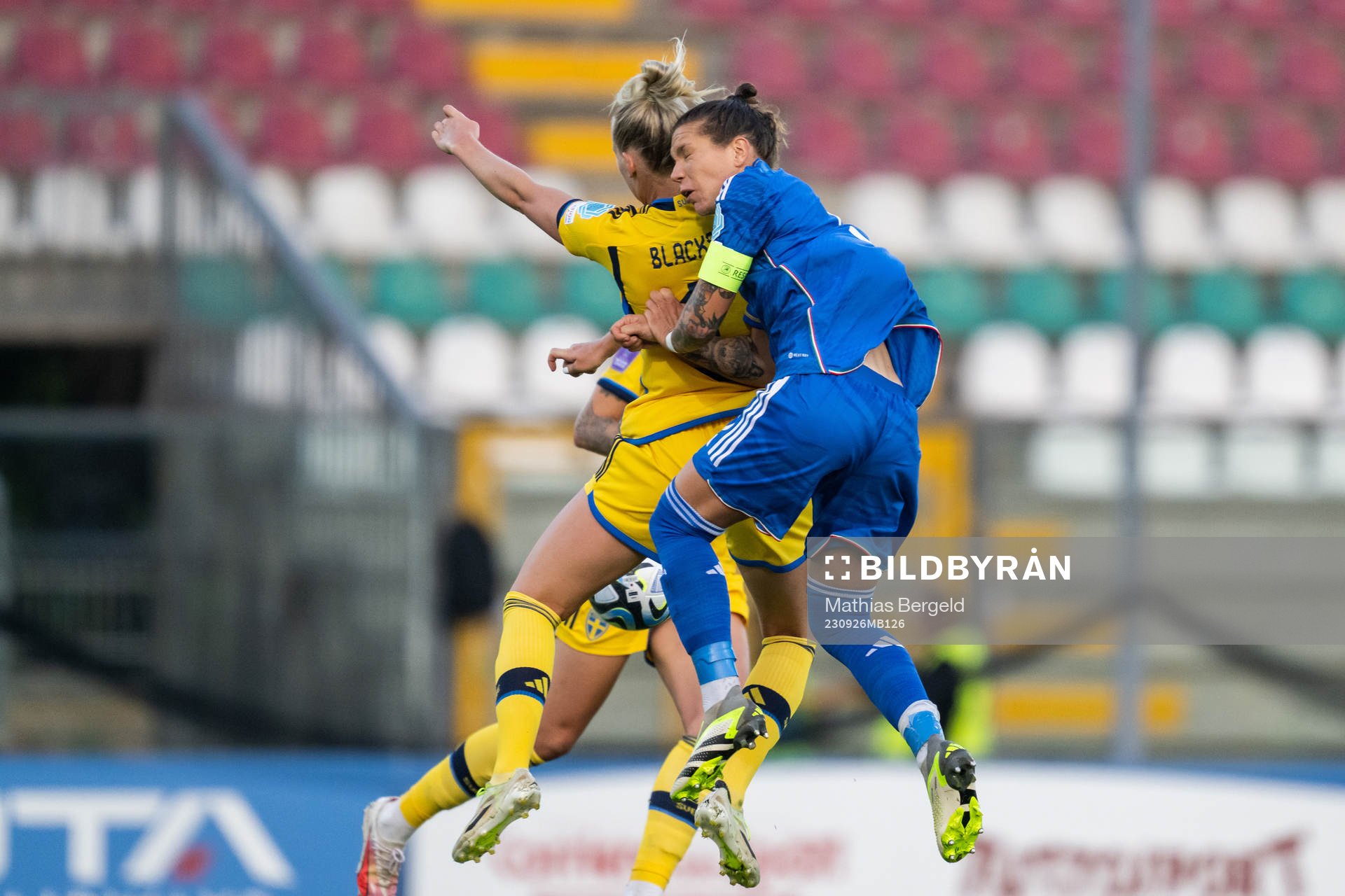 Stina Blackstenius of Sweden and Elena Linari of Italy