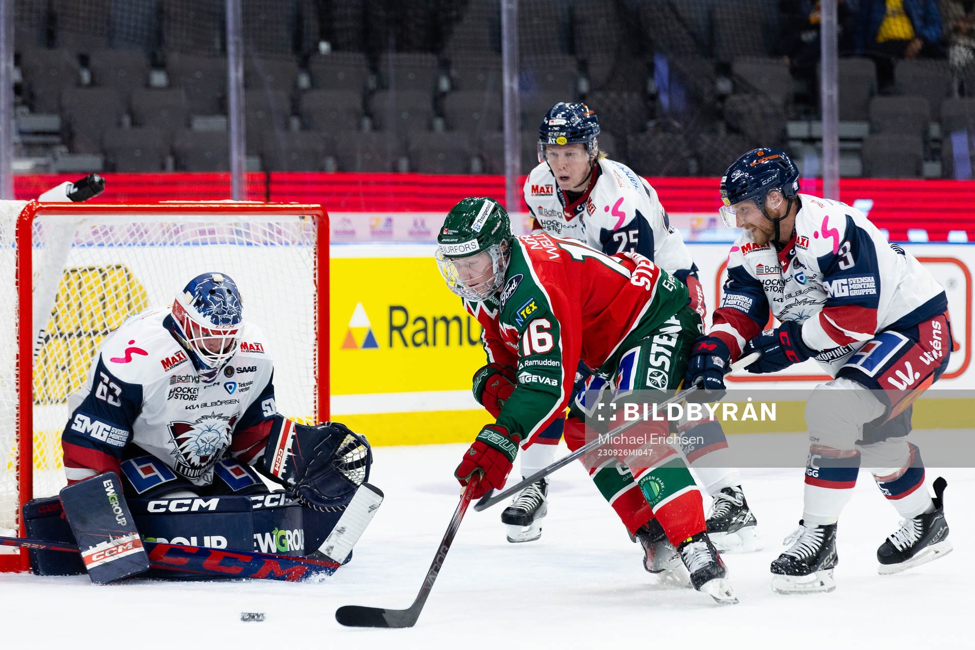 Linköpings målvakt Marcus Högberg mot Frölundas Otto