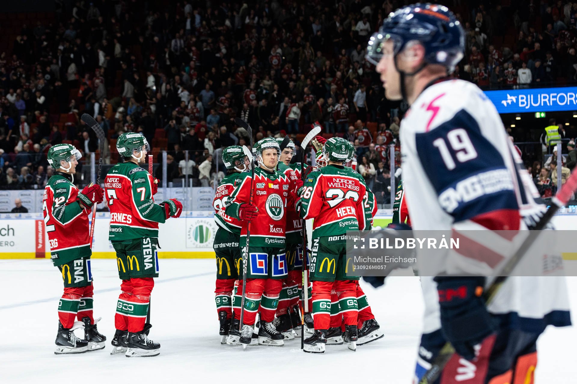 Frölundas spelare jublar