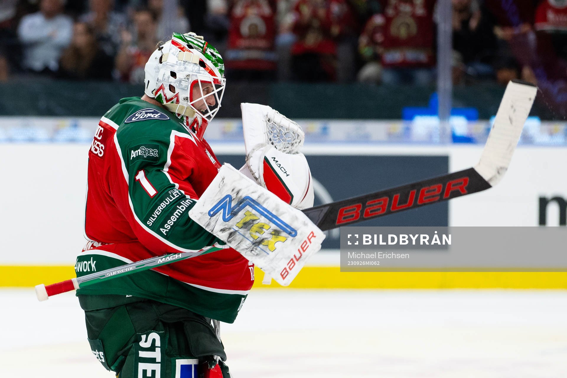 Frölundas målvakt Lars Johansson jublar