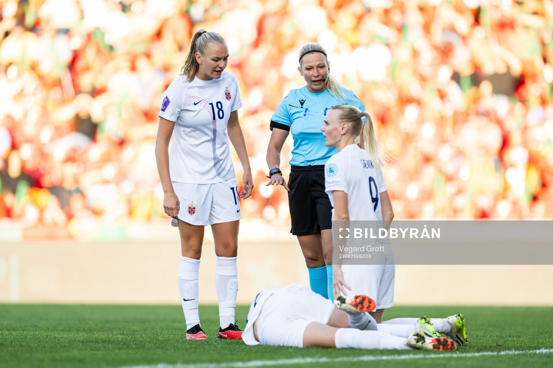 Frida Maanum, Sophie Román Haug and Karina Sævik of Norway