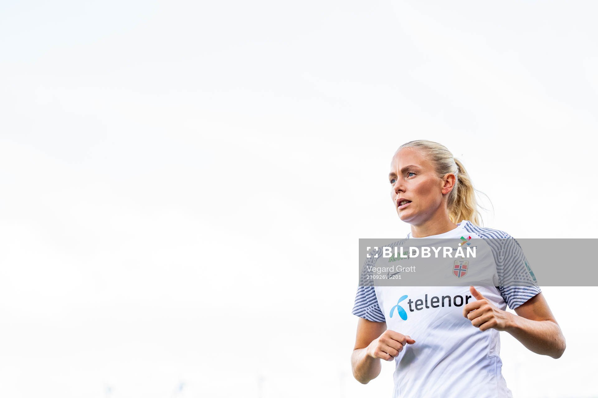Guro Bergsvand of Norway warms up