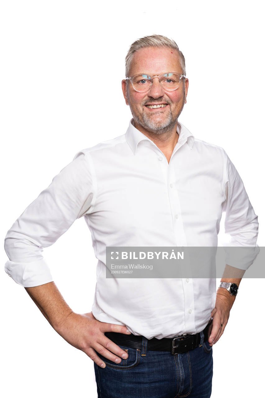 Johan Lindvall, Generalsekreterare, poserar för porträtt under en fotografering med Föreningen Svensk Elitfotboll den 27 september 2023 i Stockholm. 