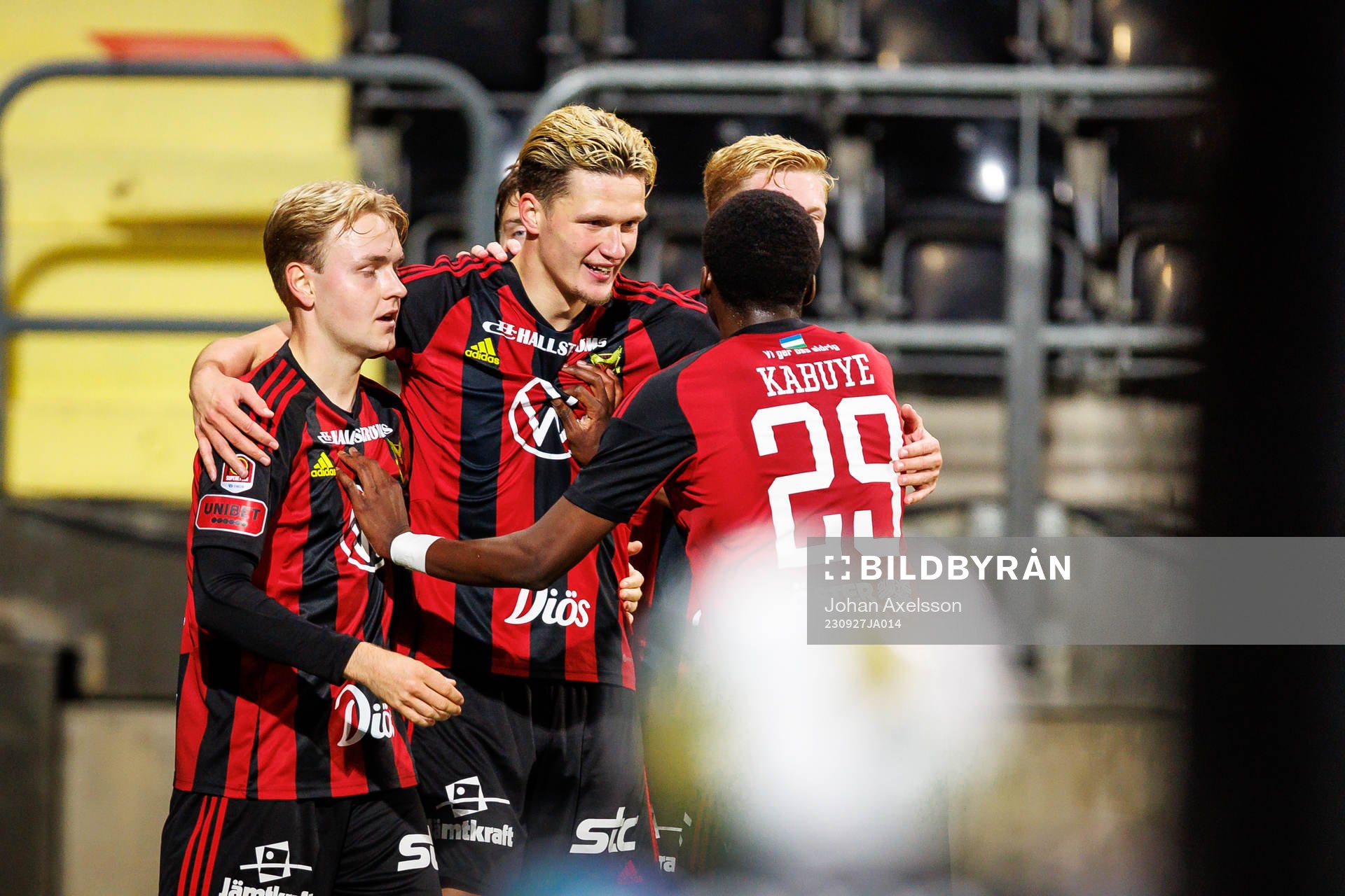 Östersunds Myroslav Mazur jublar