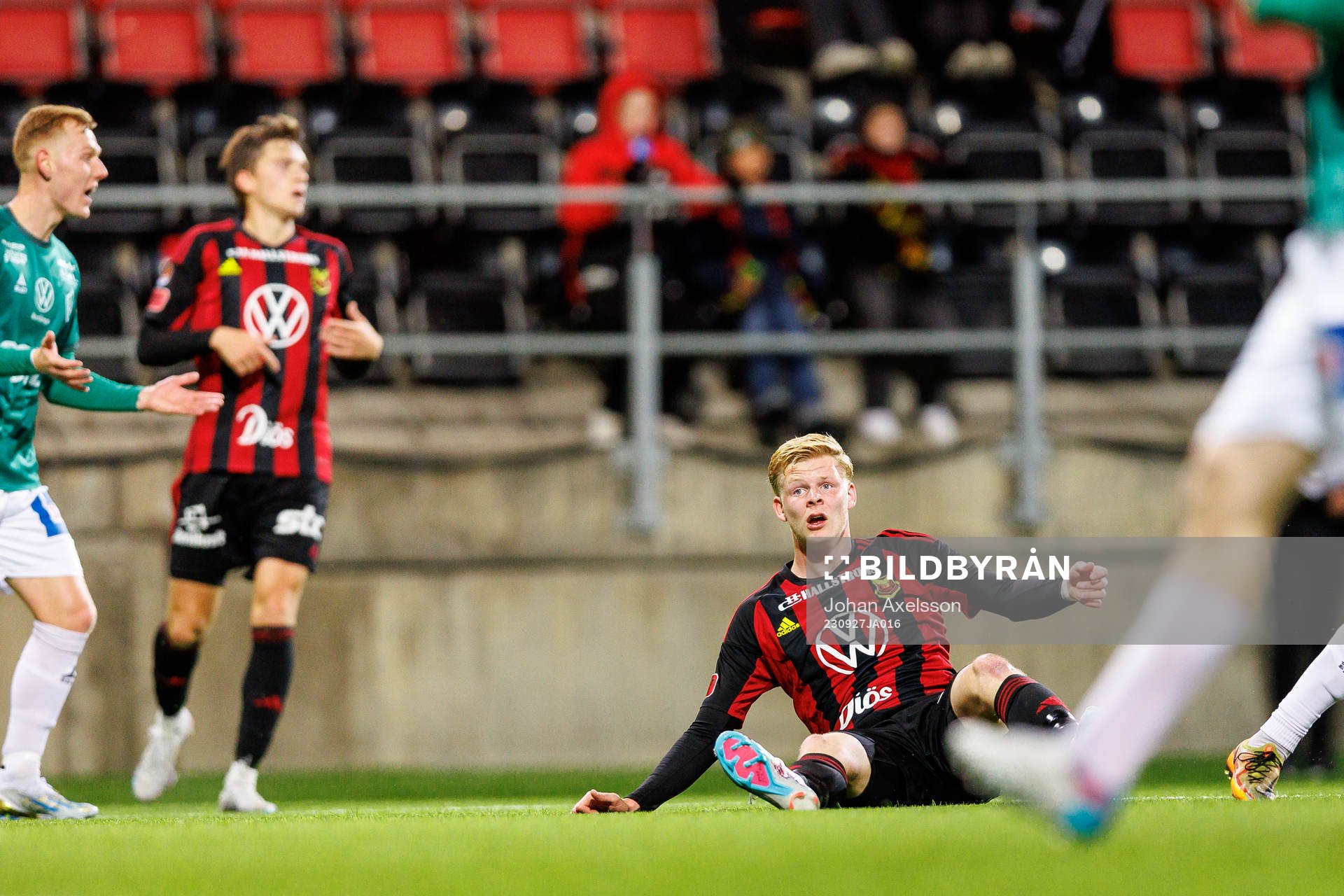Östersunds Malcolm Stolt reagerar