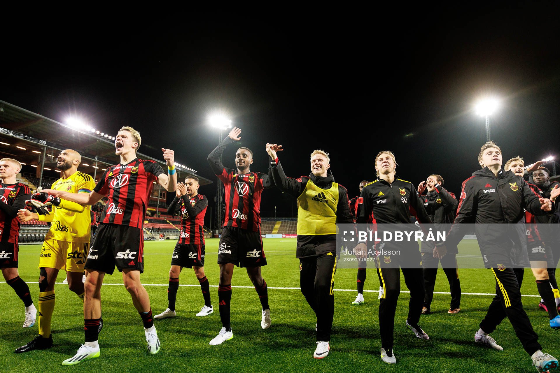 Östersunds spelare jublar