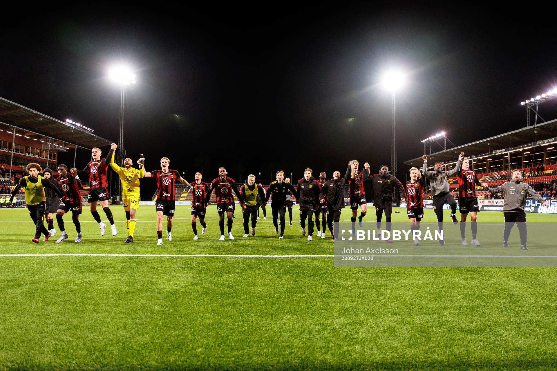 Östersunds spelare jublar
