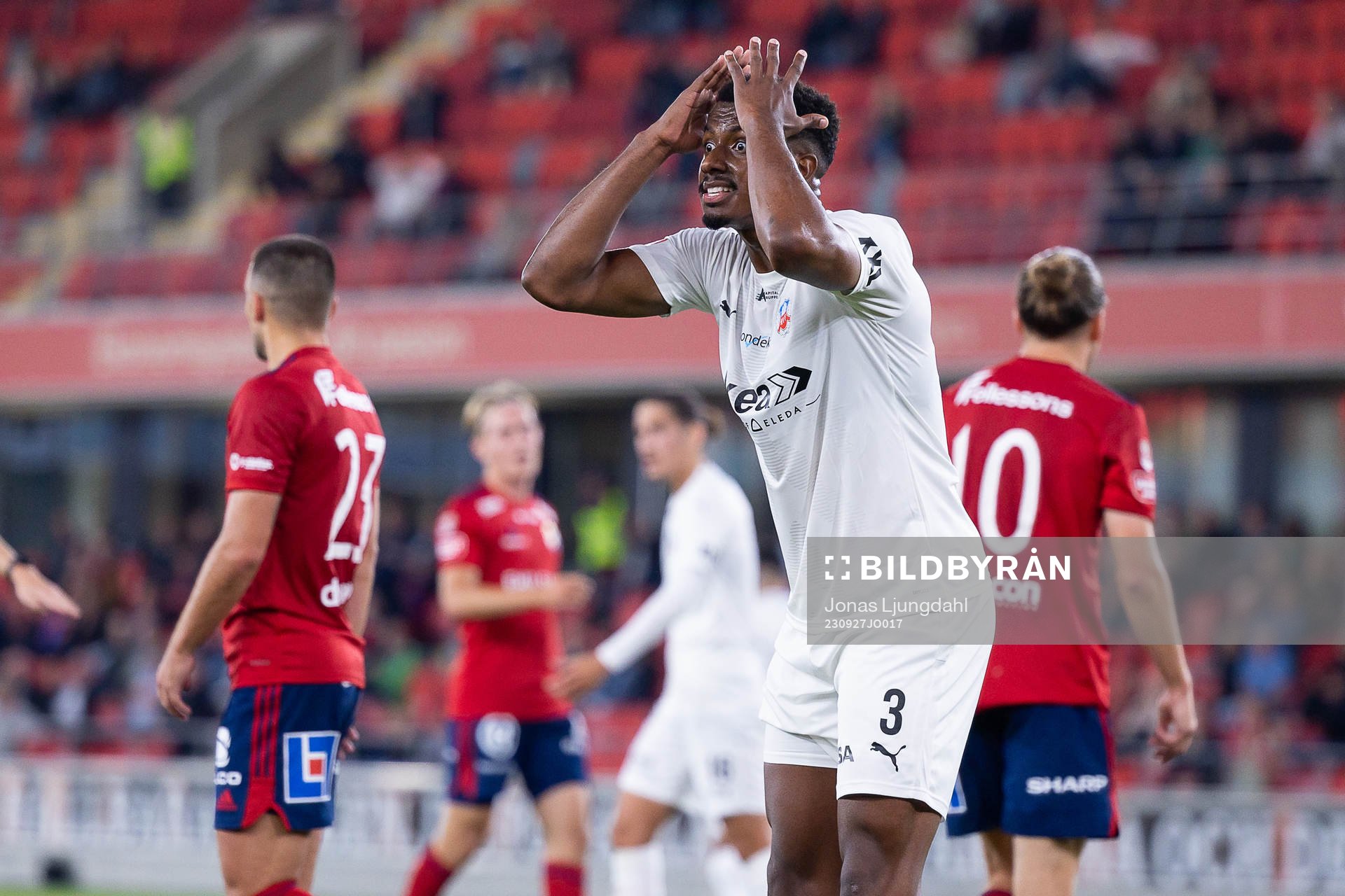 Helsingborgs Bernardo Vilar Estevao Jeronimo reagerar på