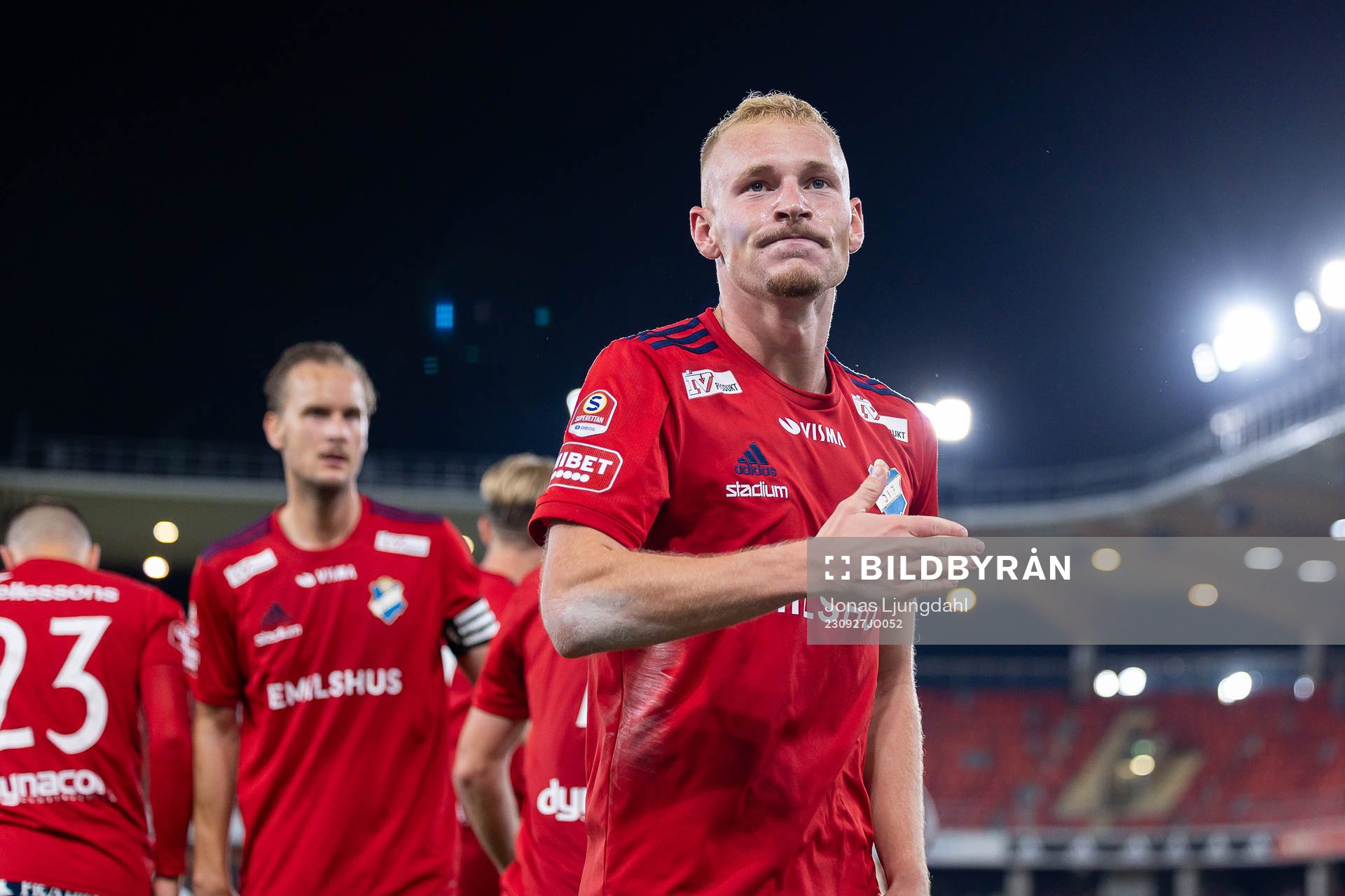 Östers Adam Bergmark Wiberg jublar