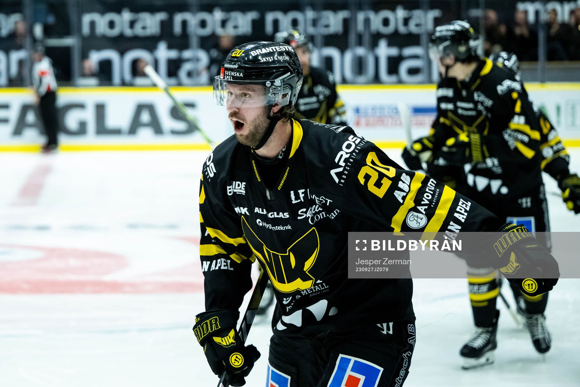 Västerås Erik Flood jublar