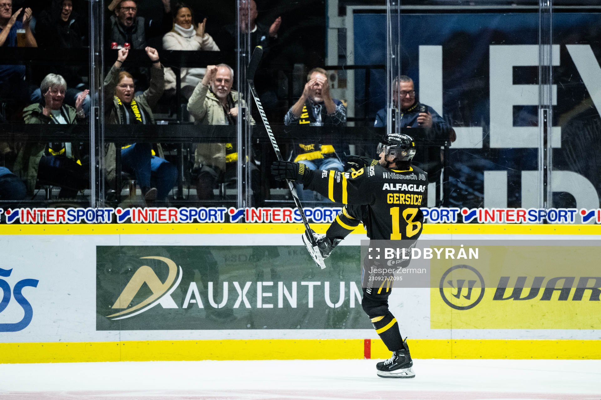 Västerås Shane Gersich jublar