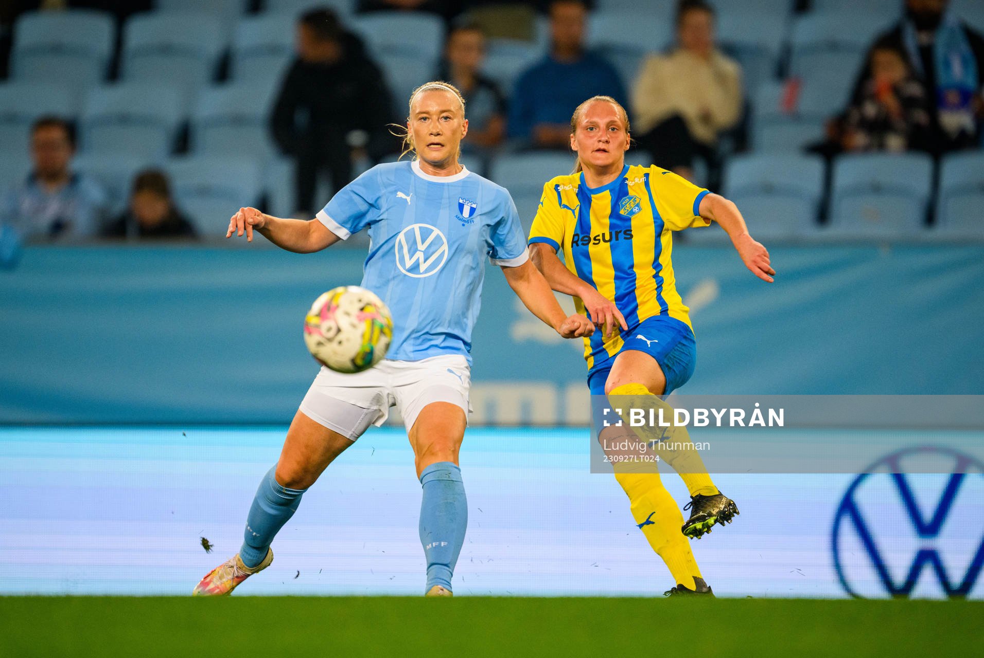 Malmö FFs Madeleine Hejde och Eskilsminnes Alma Bertilsson