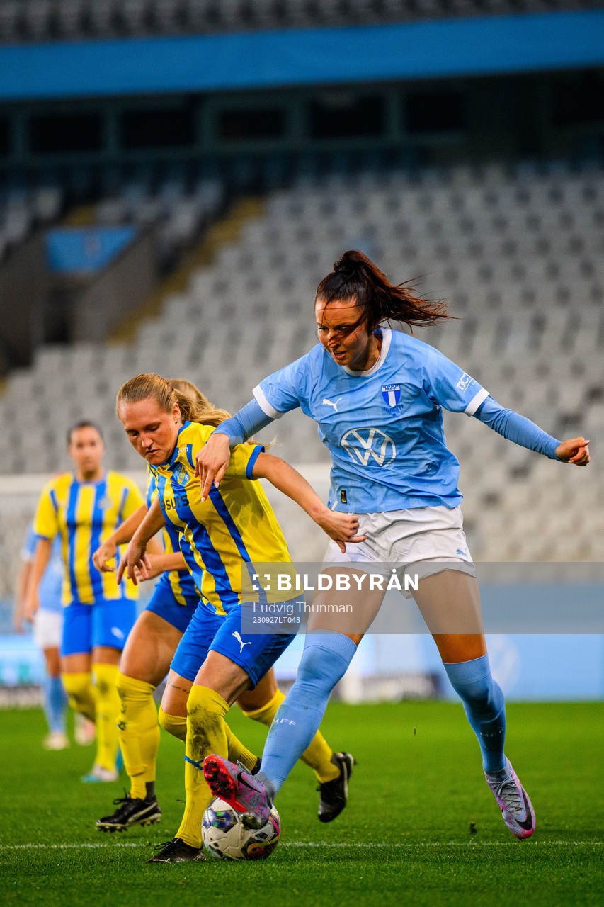 Malmö FFs Malin Gunnarsson och Eskilsminnes Alma Bertilsson