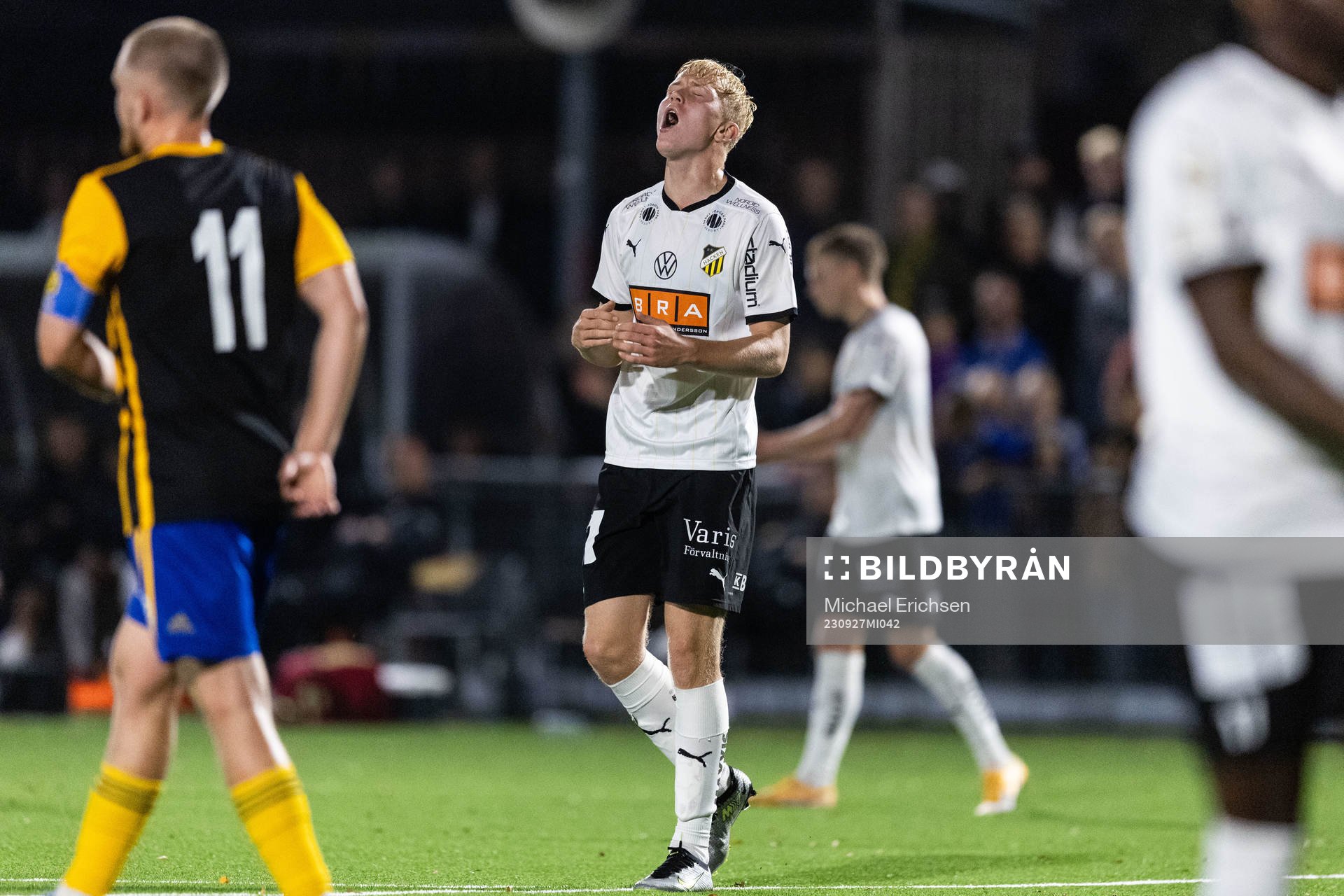 BK Häckens Isak Brusberg deppar