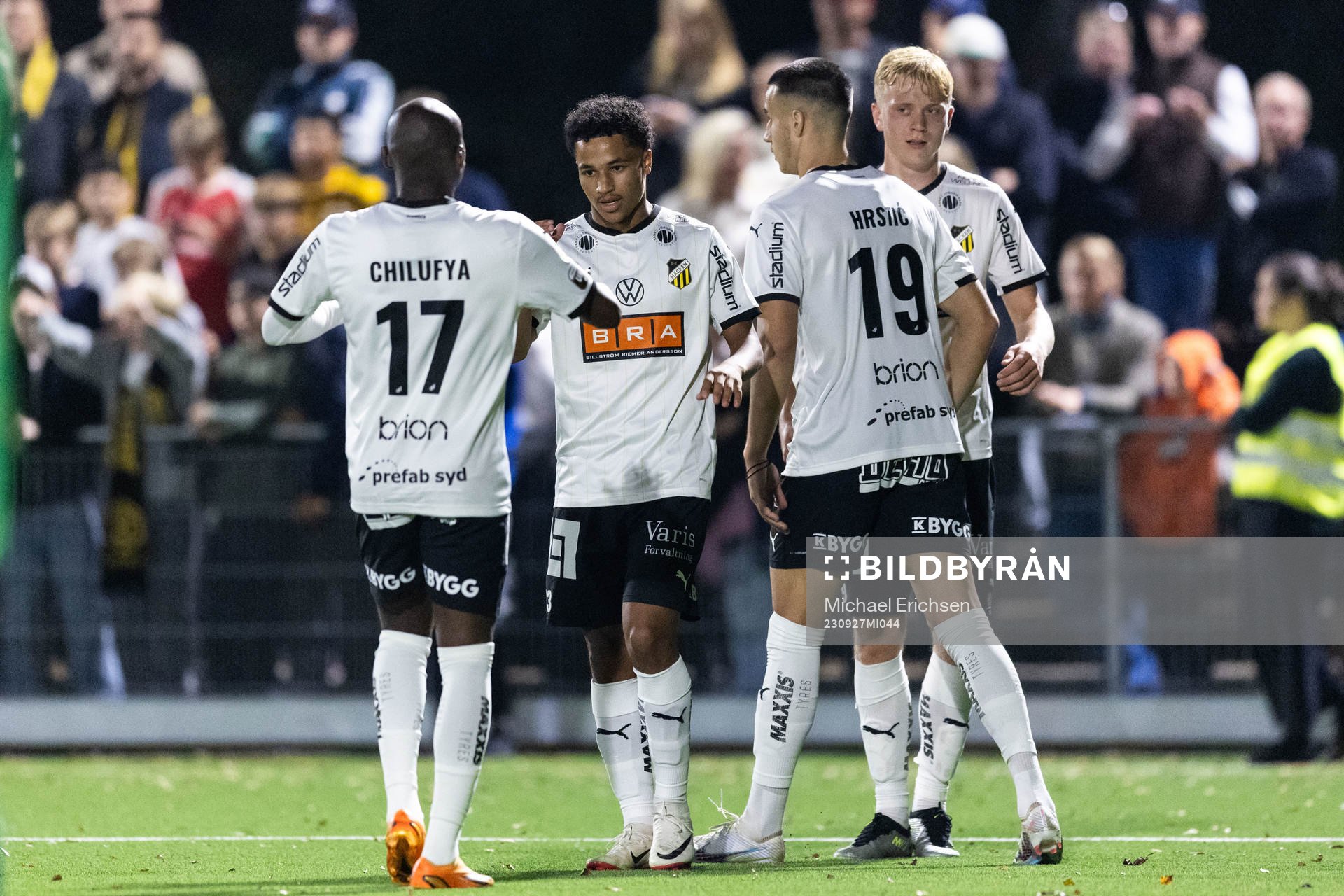 BK Häckens Momodou Sonko jublar med lagkamrater