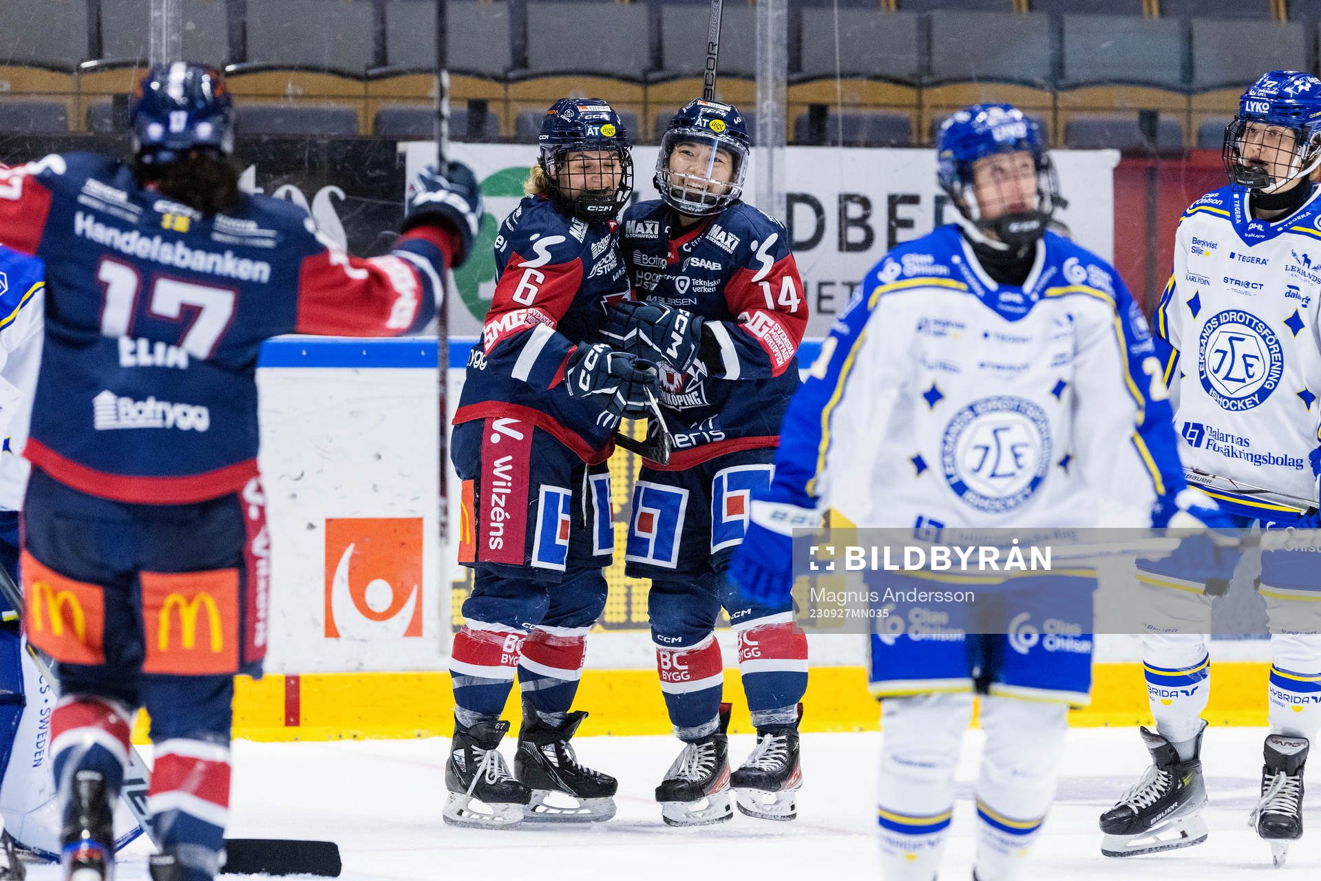 Linköpings Franziska Feldmeier och Haruka Toko jublar