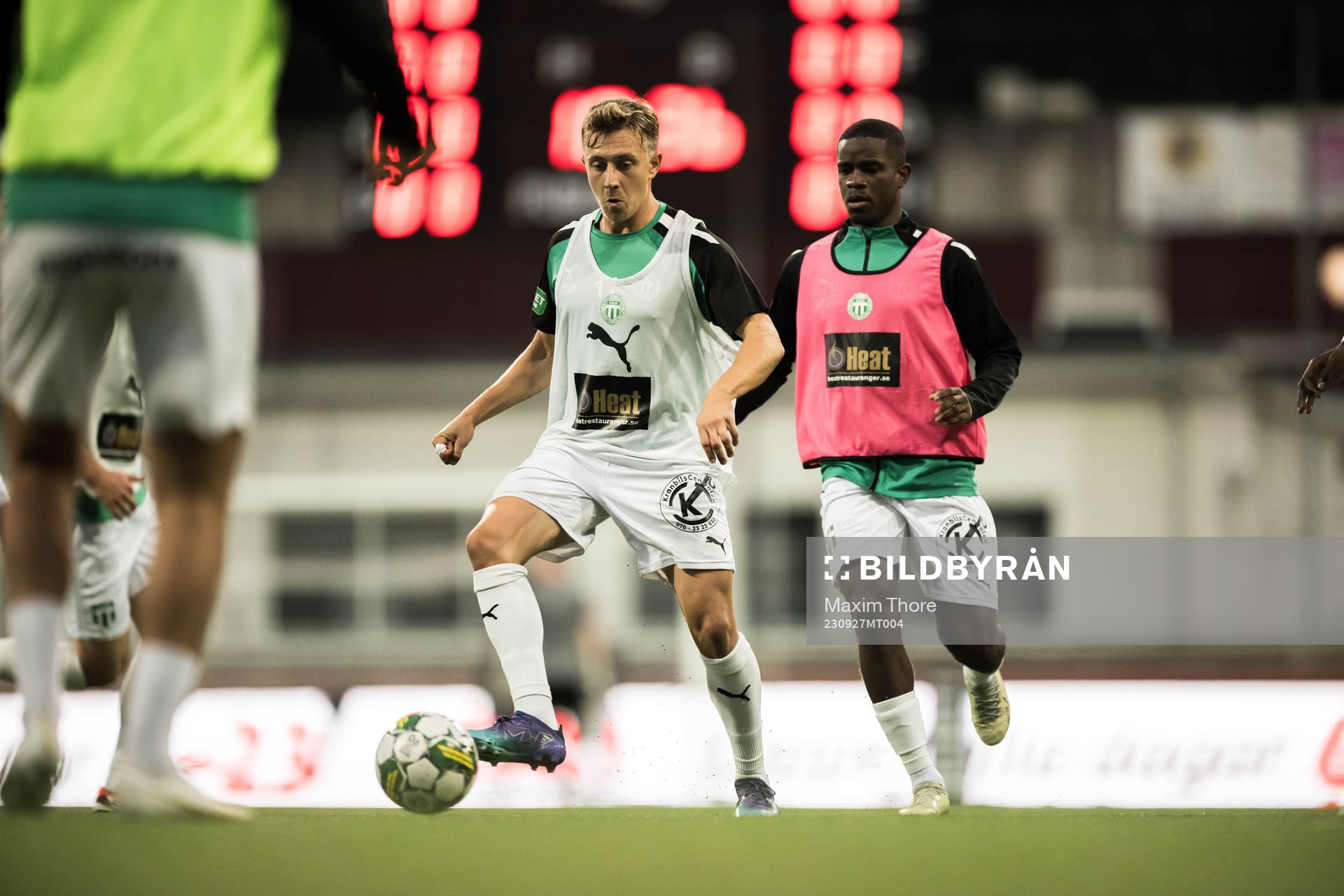 Västerås spelare värmer upp